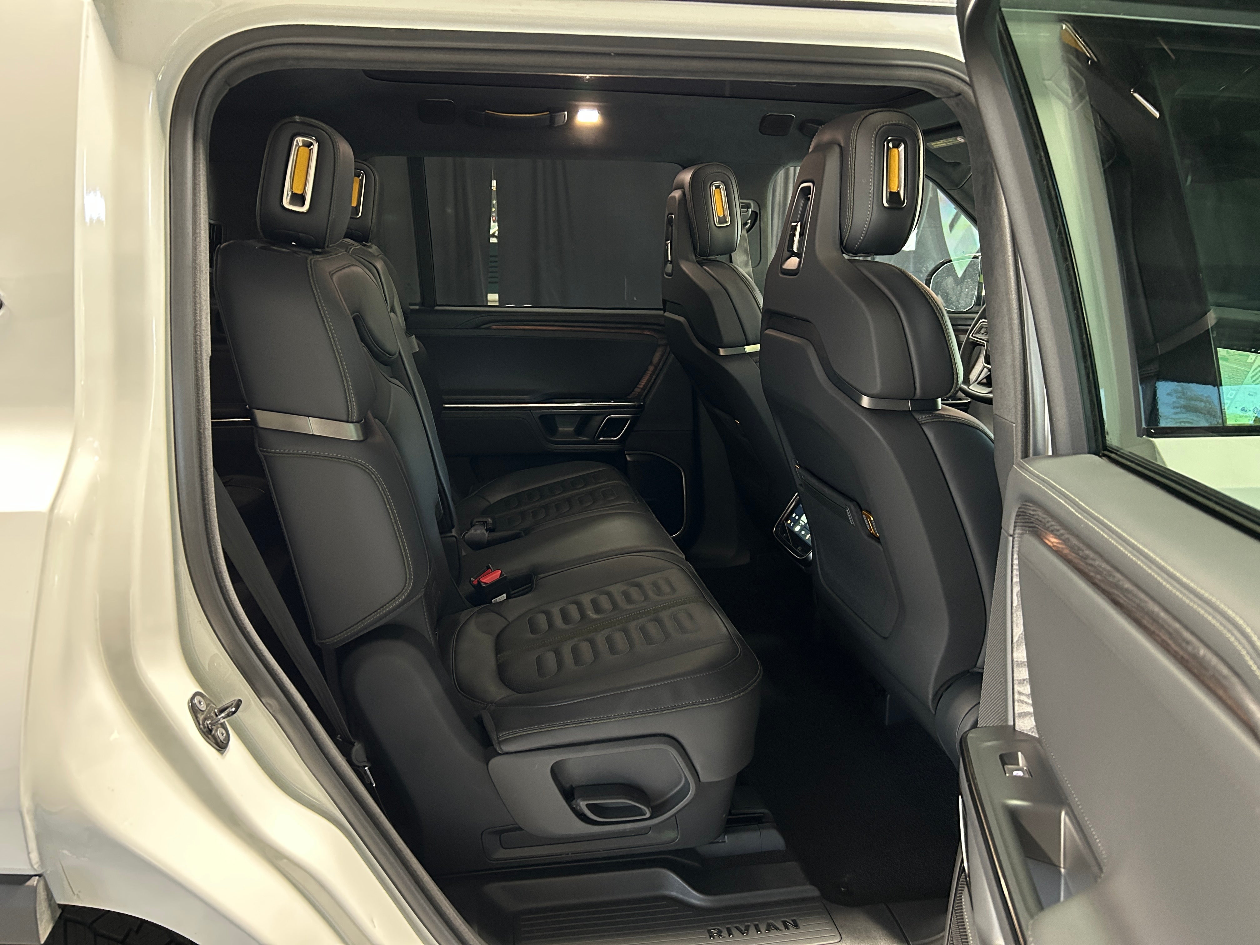 2022 Rivian R1S Launch Edition 5