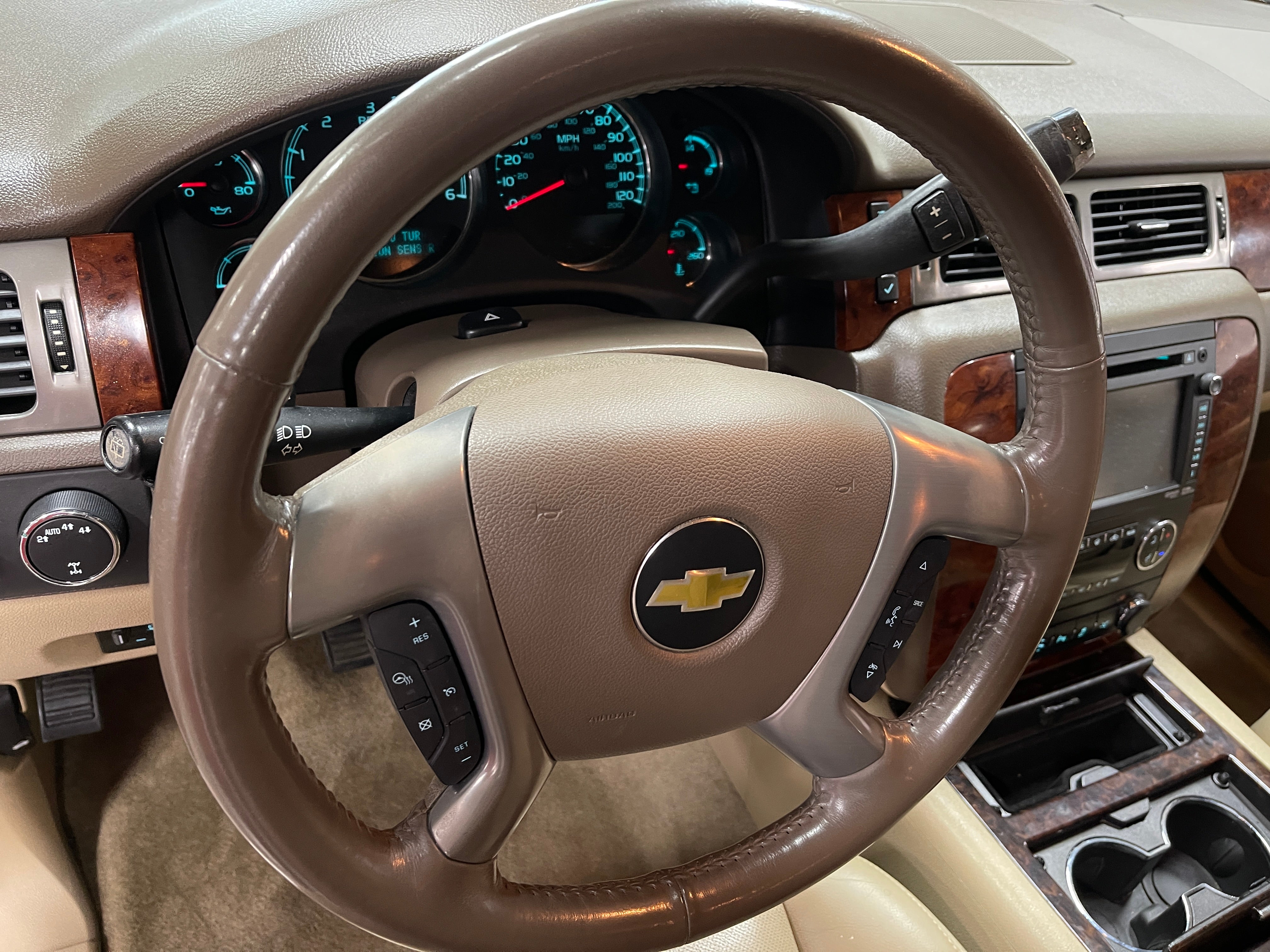 2013 Chevrolet Tahoe LTZ 4