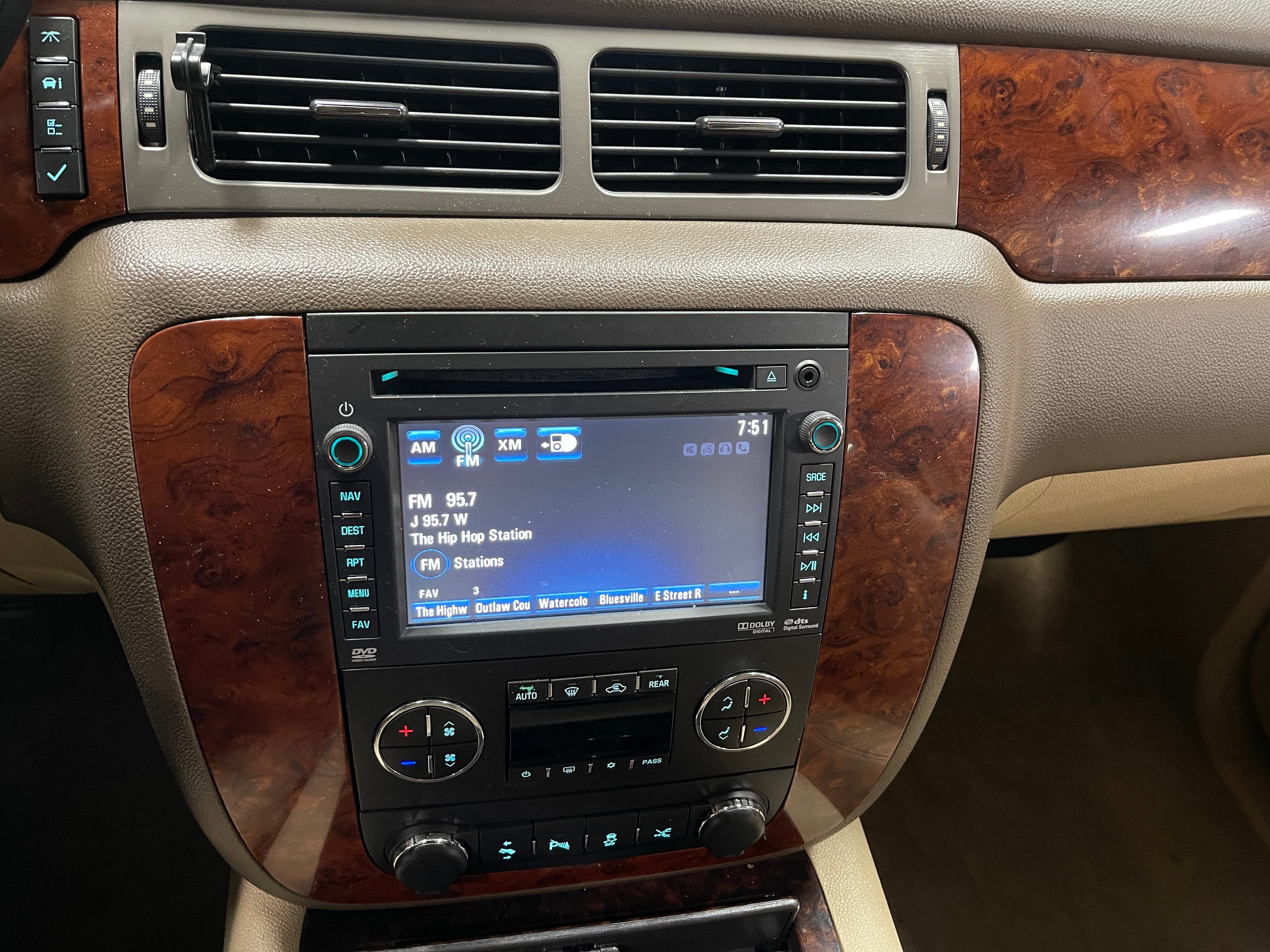 2013 Chevrolet Tahoe LTZ 3