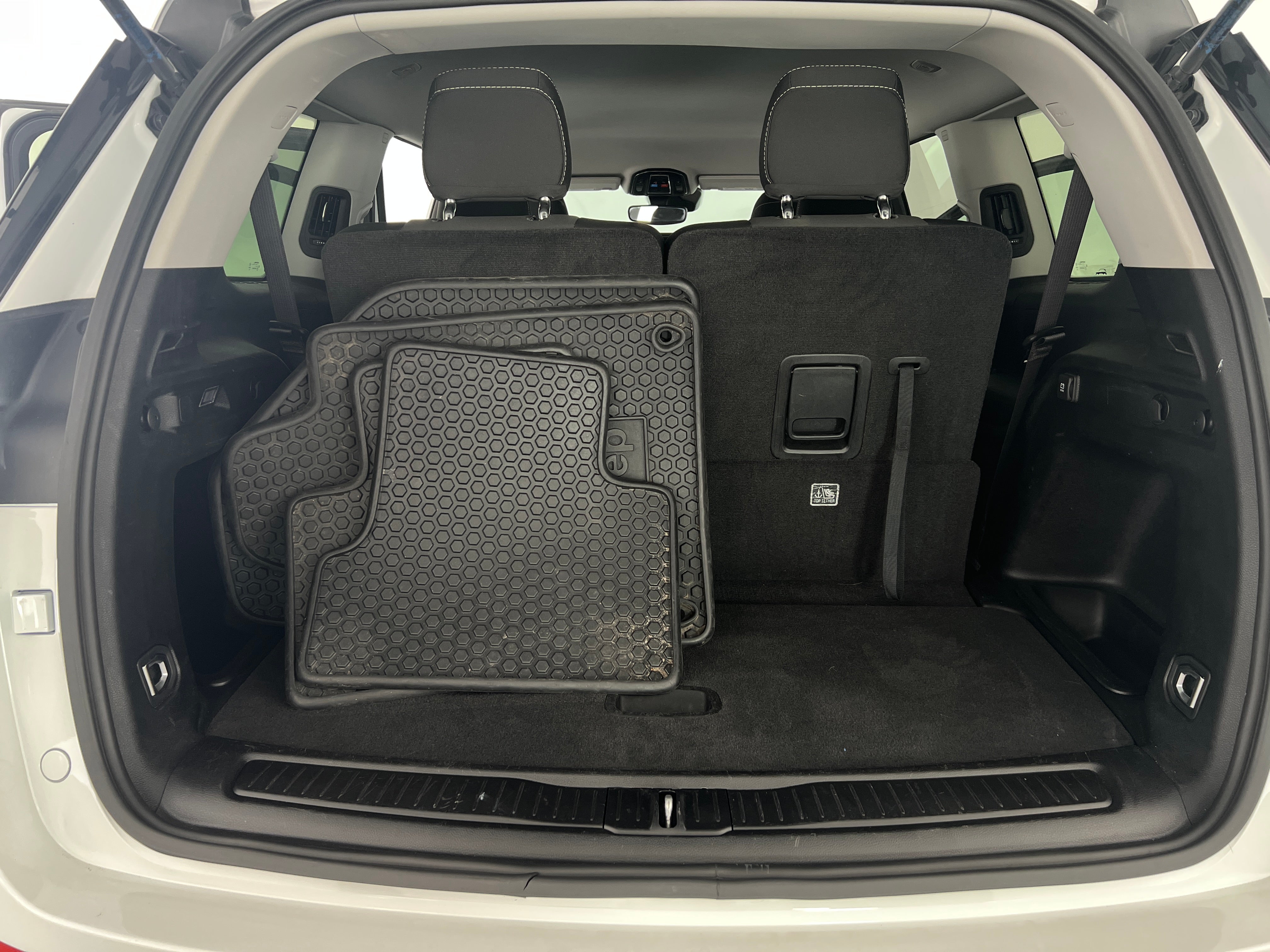 2023 Jeep Grand Cherokee L Laredo 7