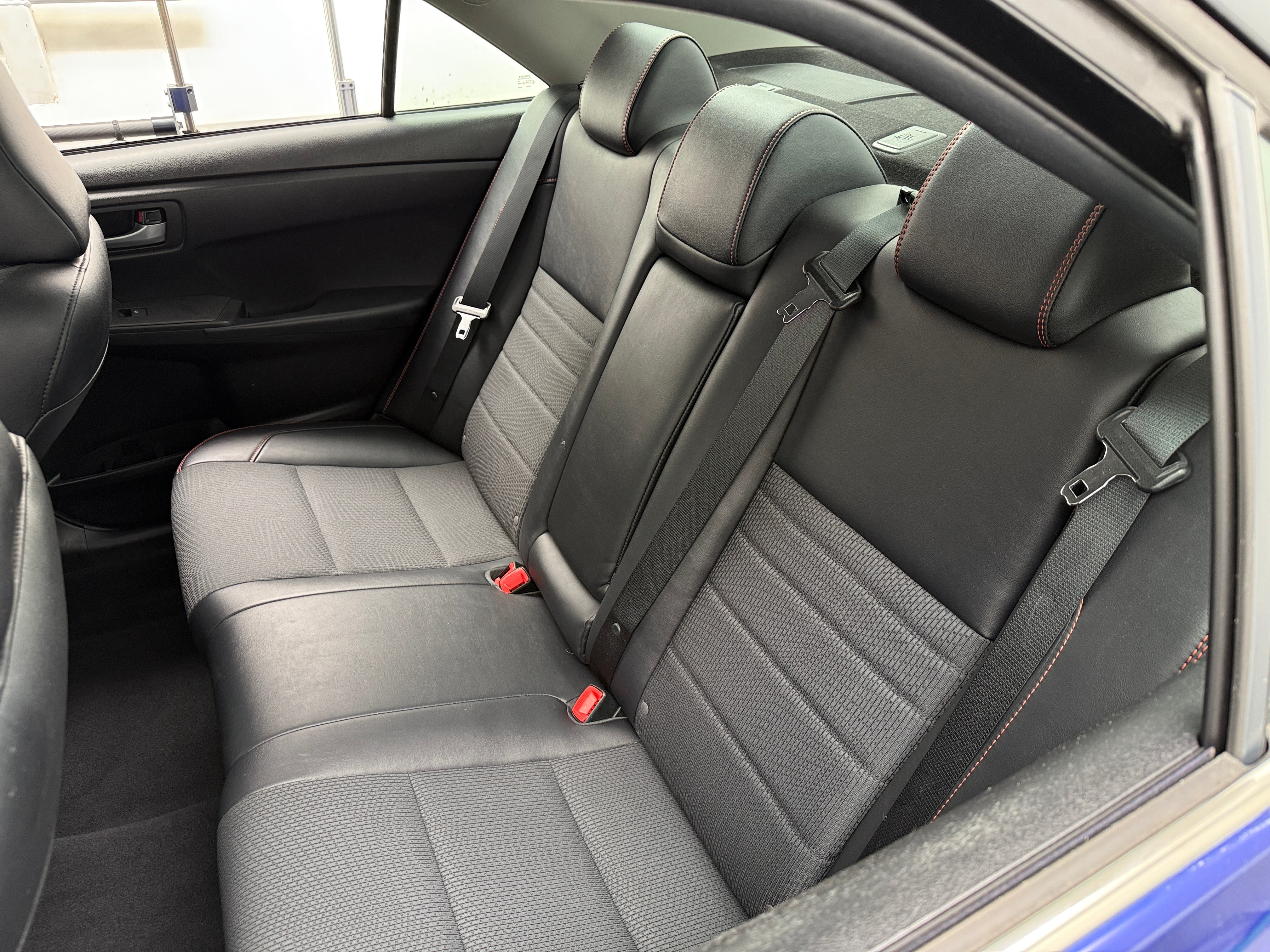 2016 Toyota Camry SE 6