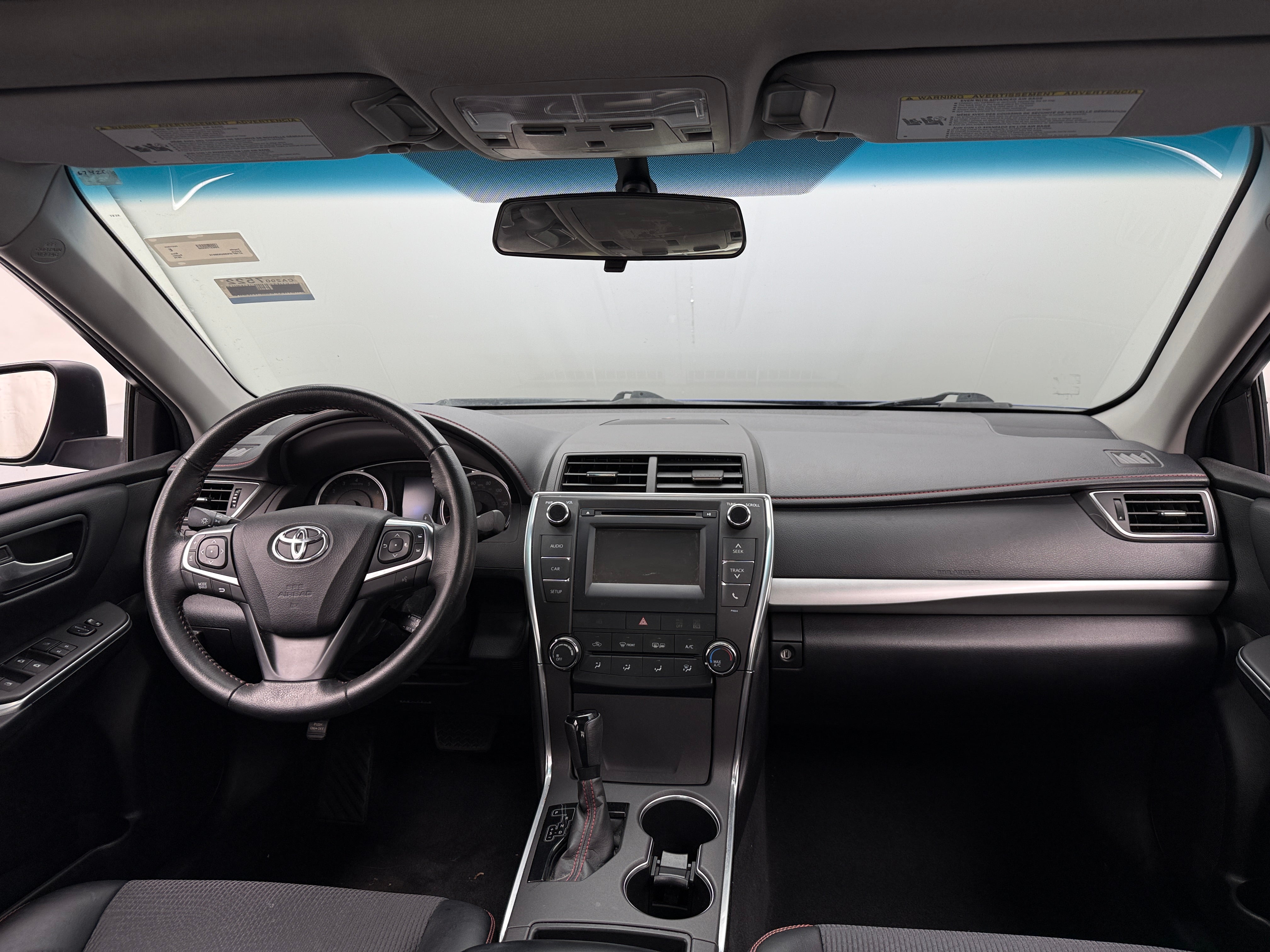 2016 Toyota Camry SE 3