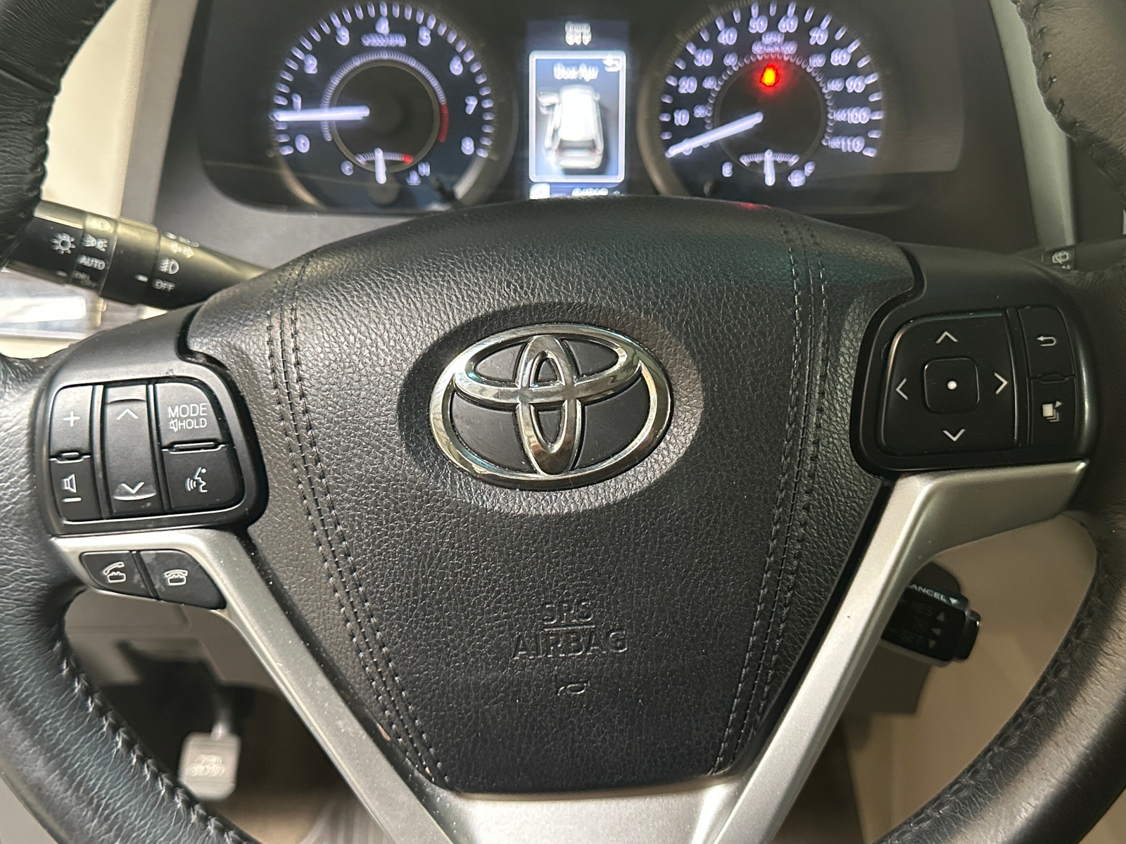 Thumbnail: 2017 Toyota Sienna - 4