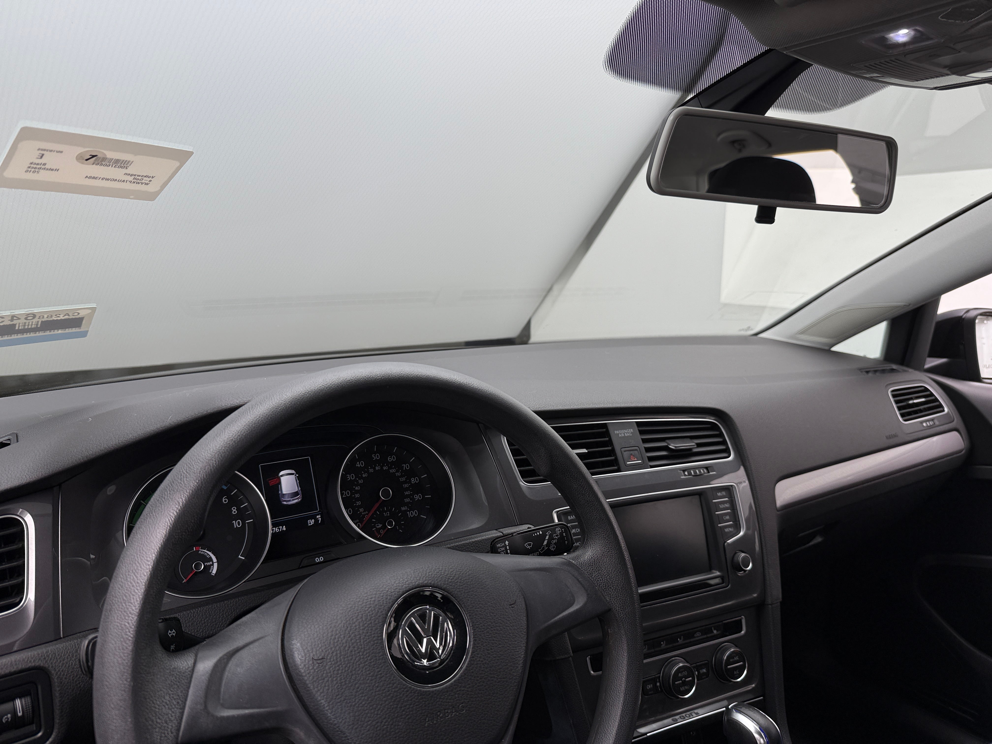 2016 Volkswagen e-Golf SE 3