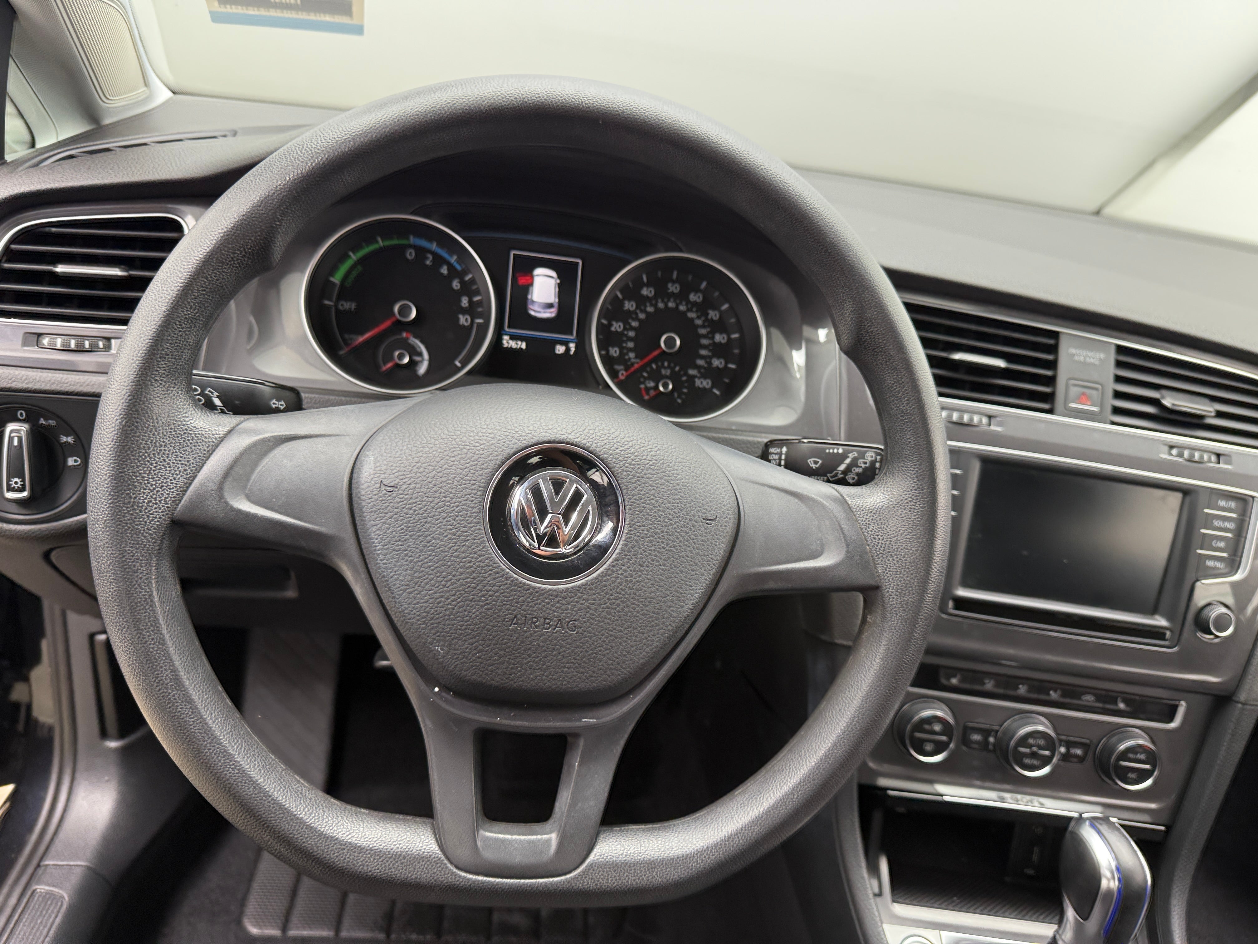 2016 Volkswagen e-Golf SE 5