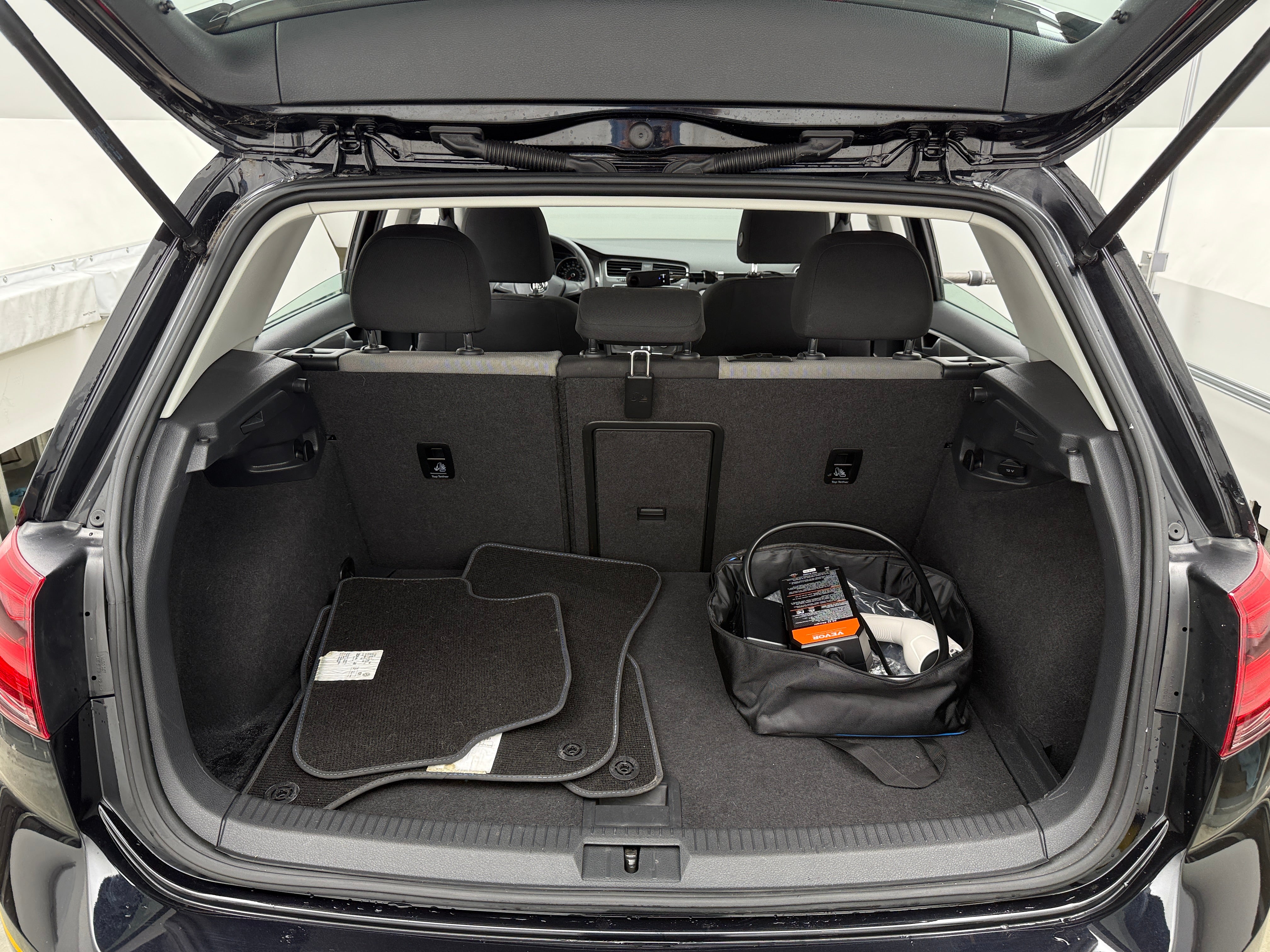 2016 Volkswagen e-Golf SE 7