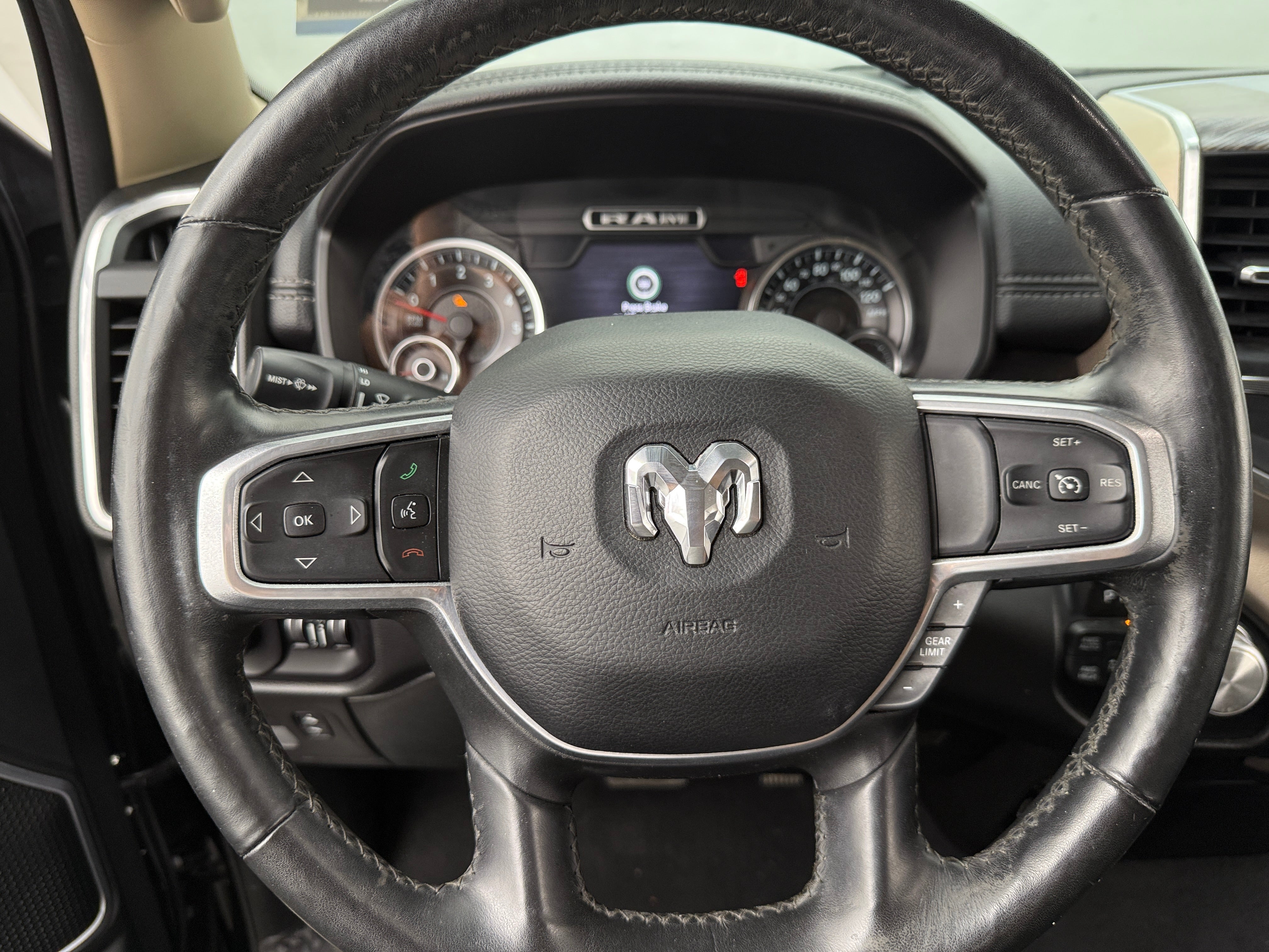 2019 RAM 1500 Laramie 4