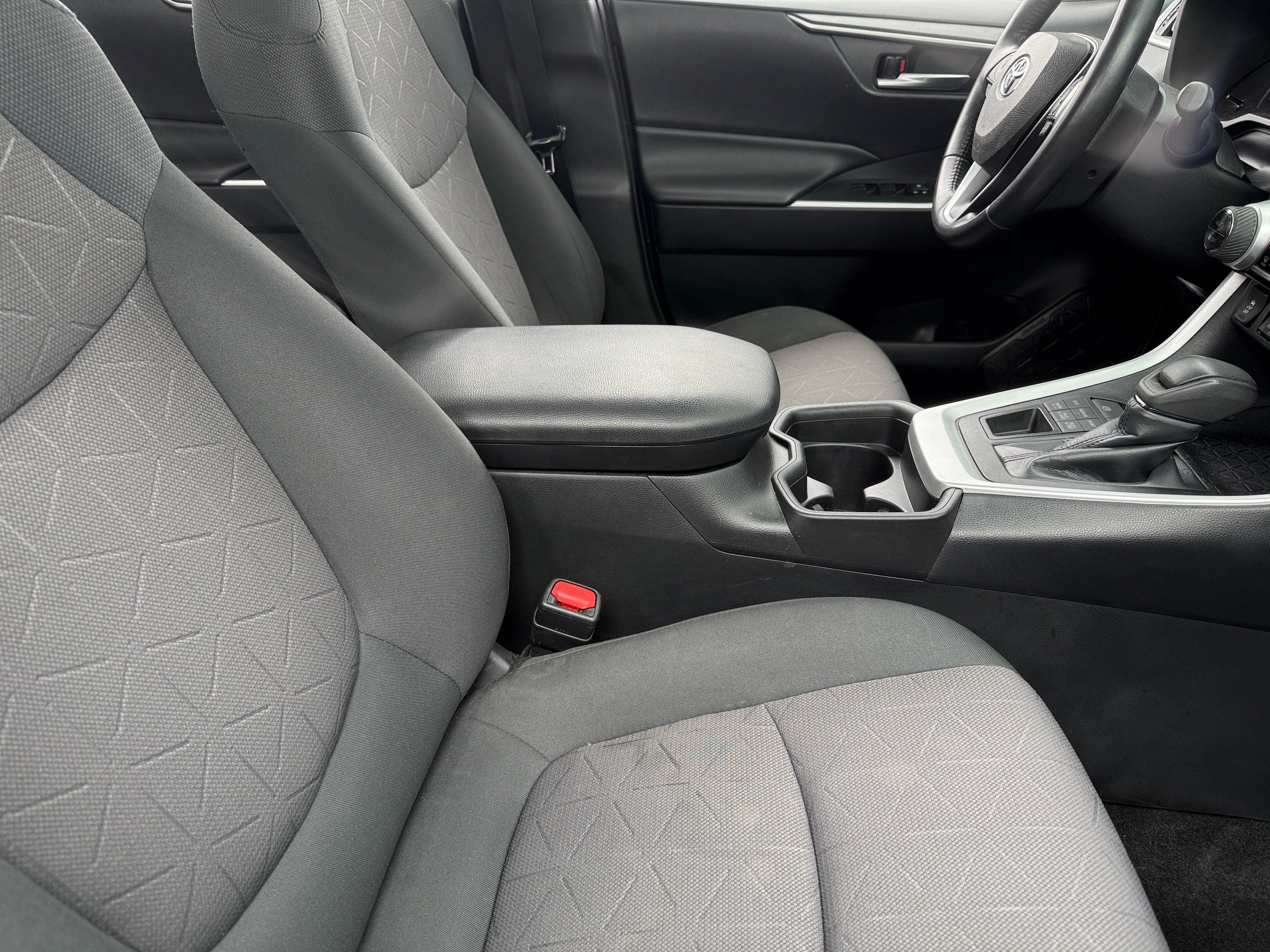 2019 Toyota RAV4 XLE 2