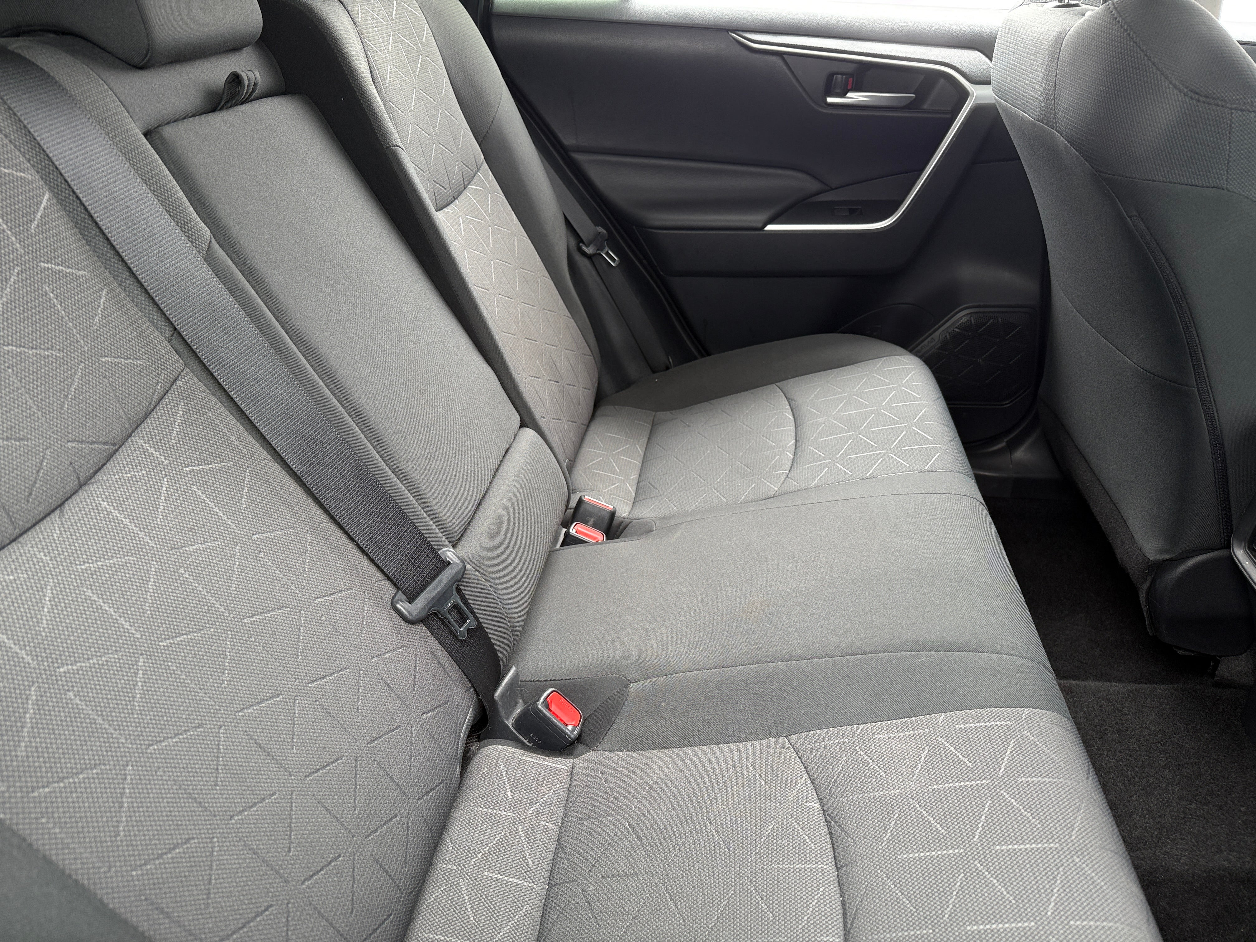 2019 Toyota RAV4 XLE 6