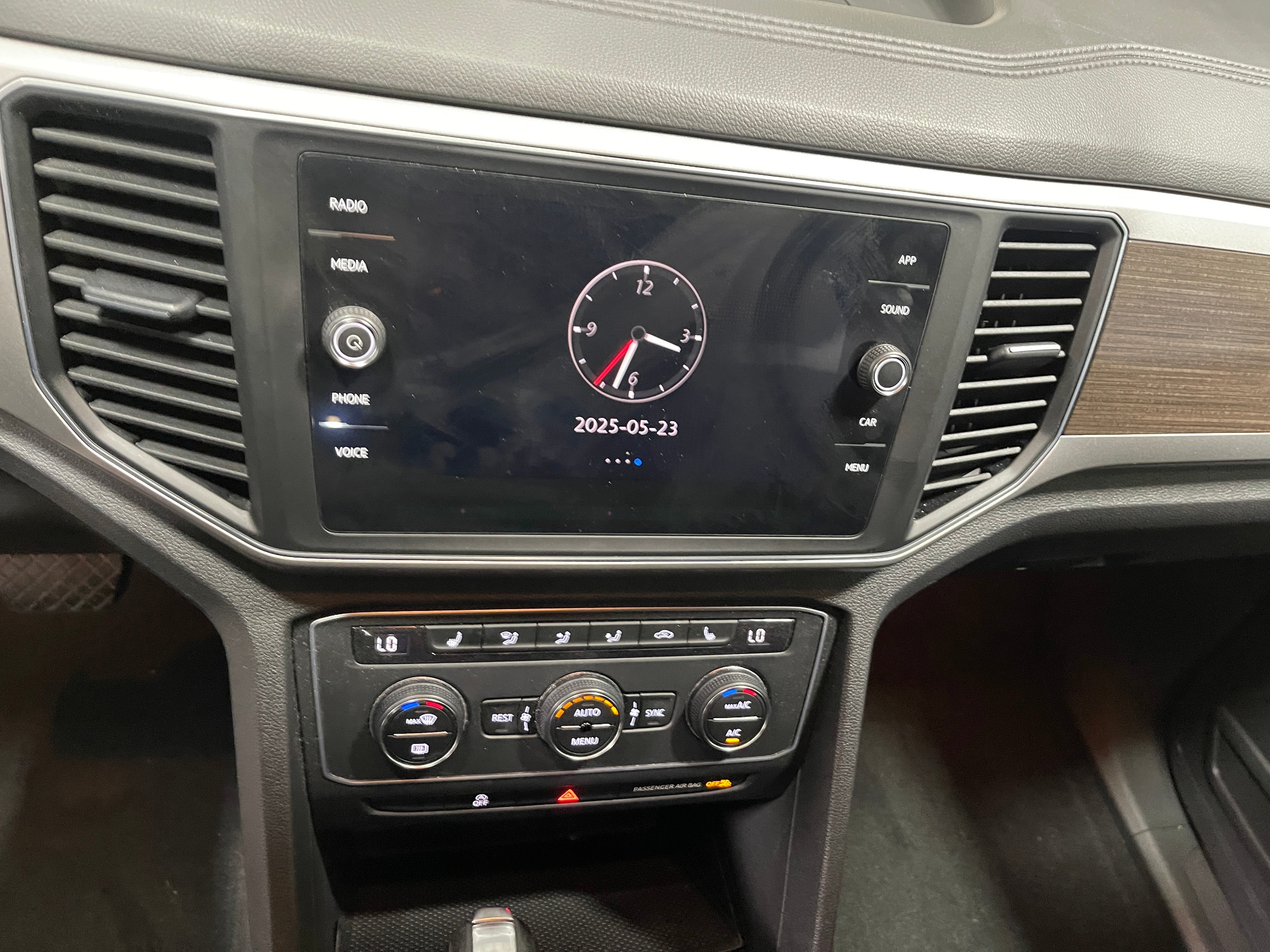 2018 Volkswagen Atlas SE 3