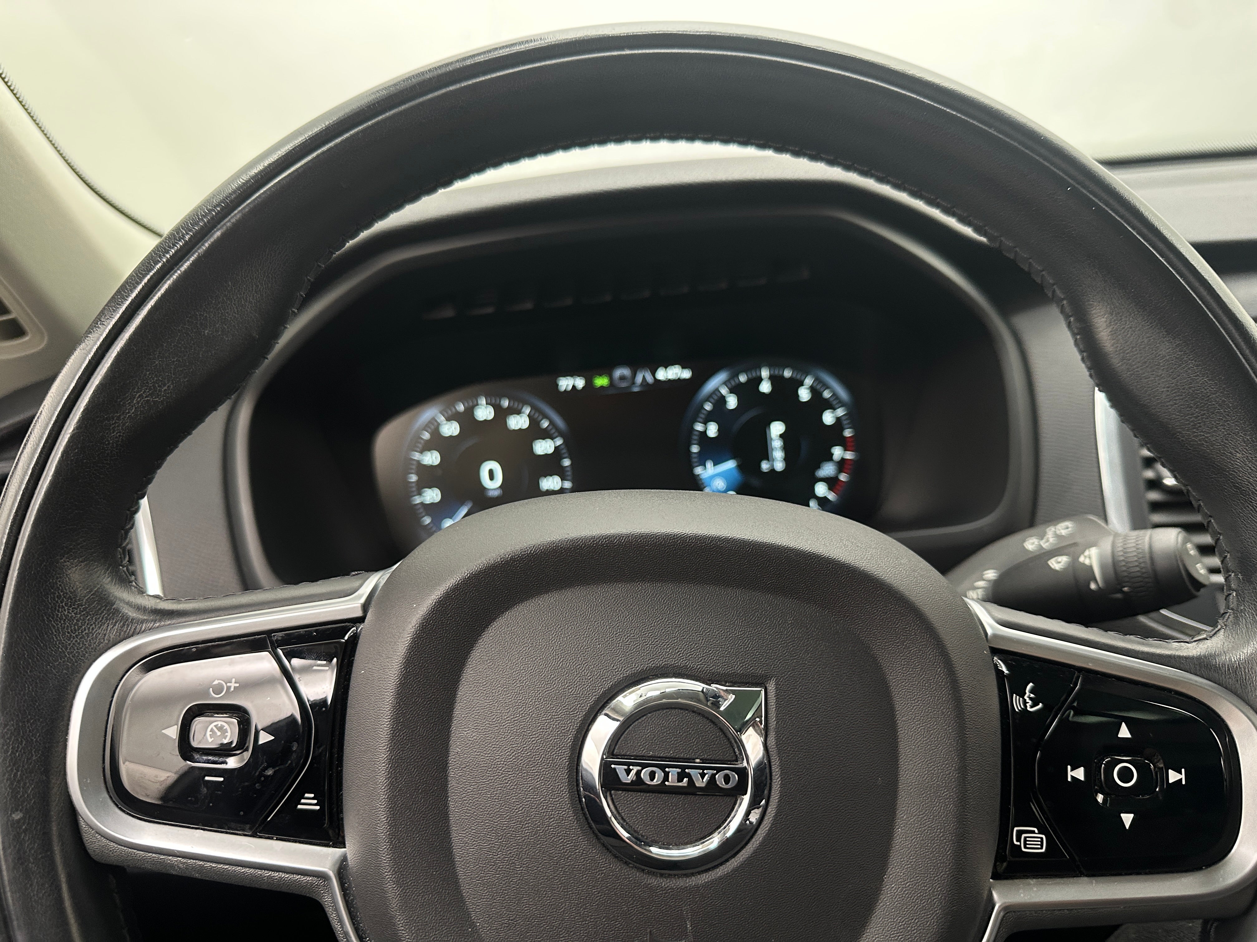 2019 Volvo XC90 T6 Momentum 4
