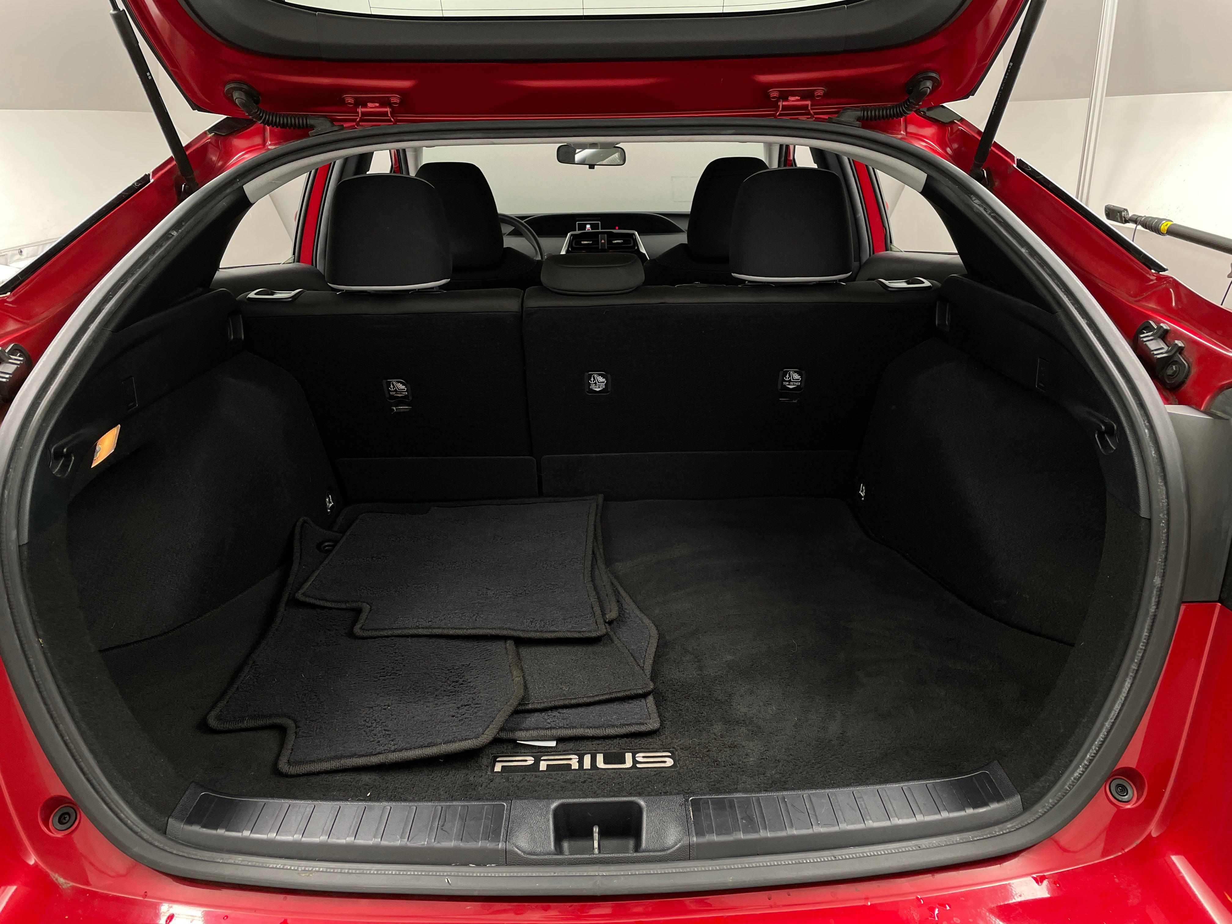 2021 Toyota Prius LE 7
