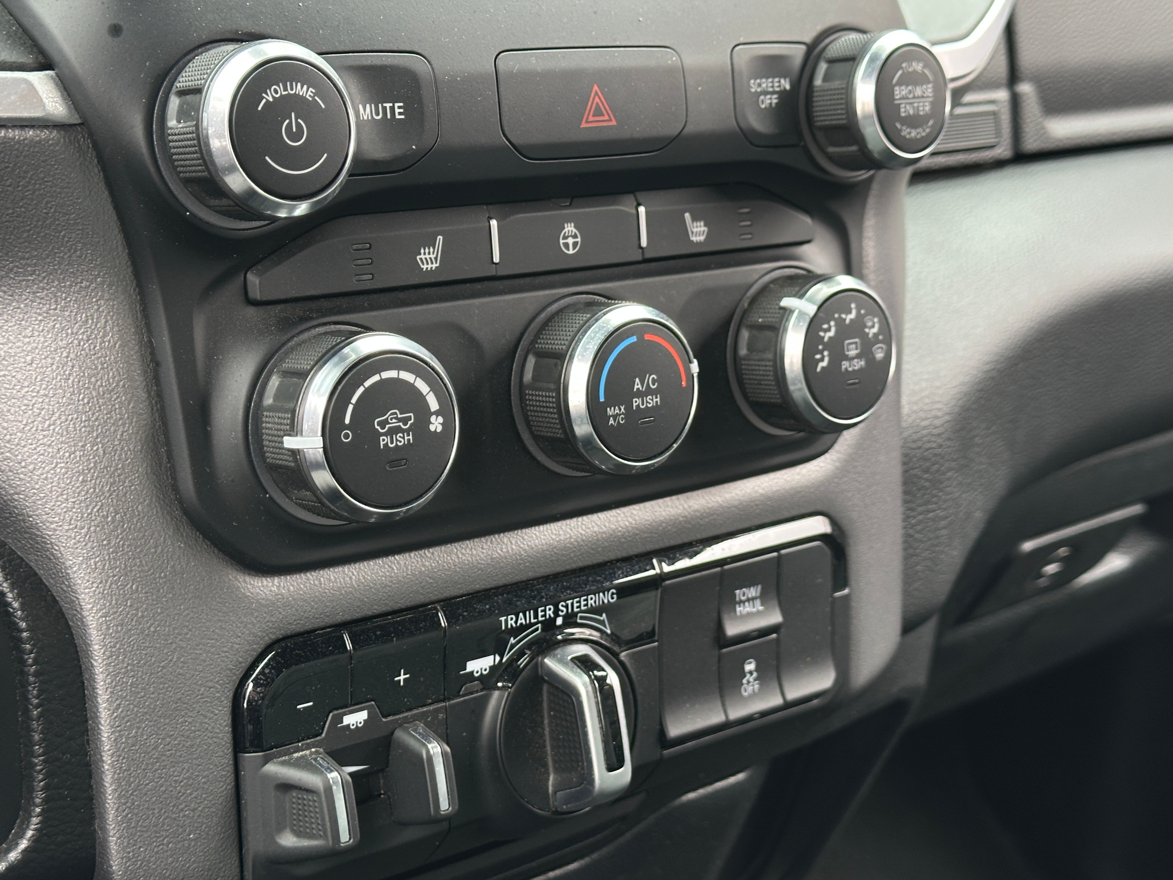 2023 RAM 1500 Big Horn 4