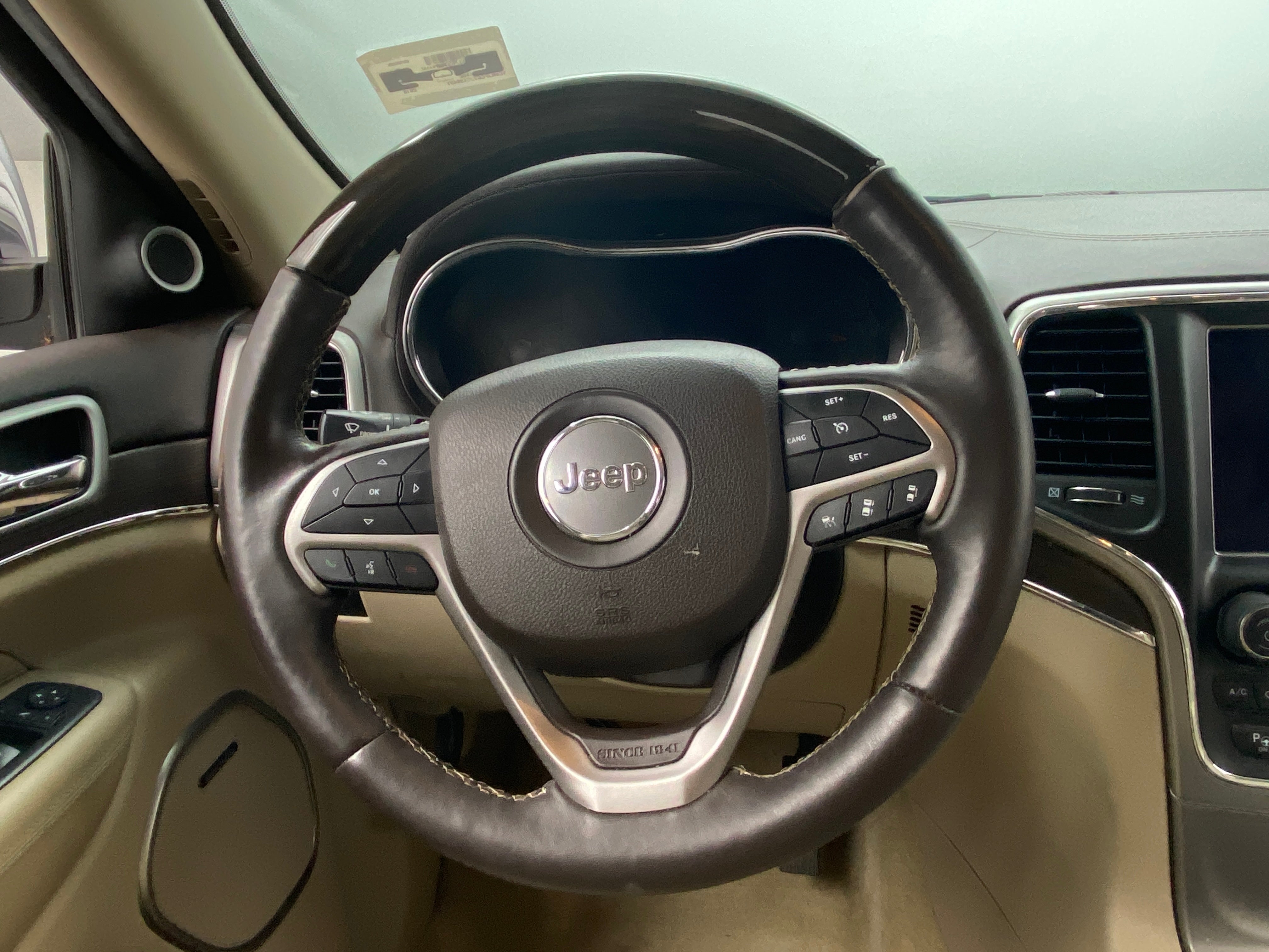 2018 Jeep Grand Cherokee Overland 4