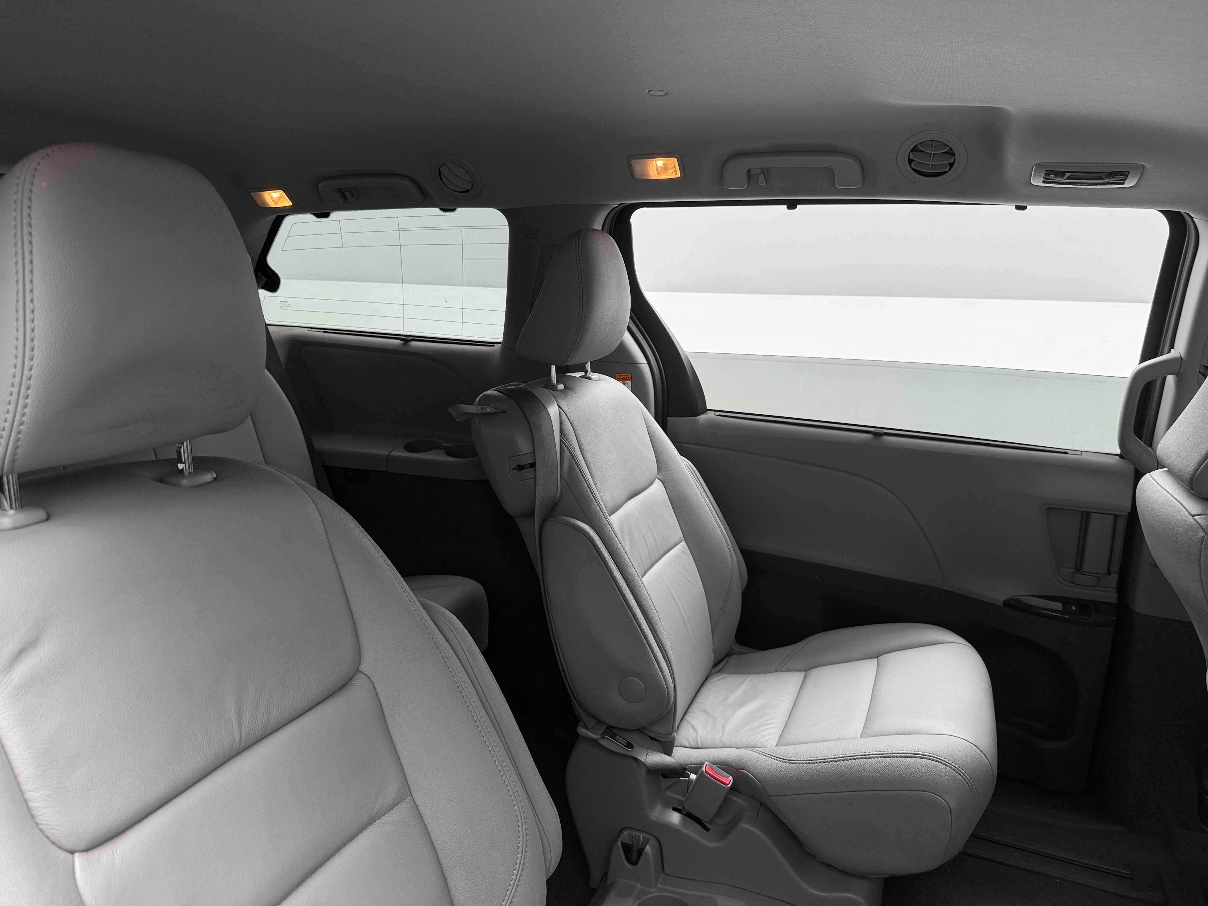 2020 Toyota Sienna XLE 5
