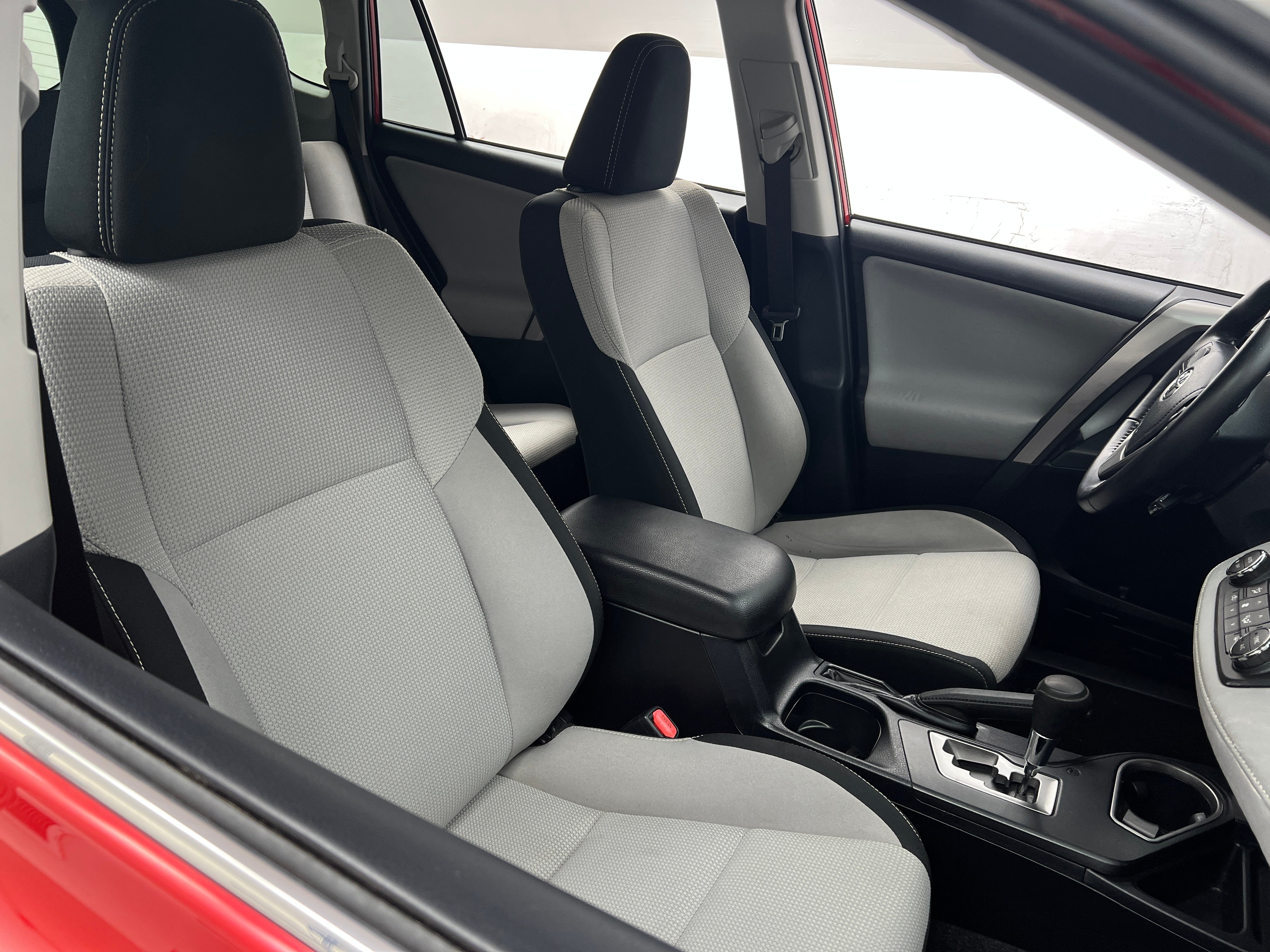 2017 Toyota RAV4 XLE 2