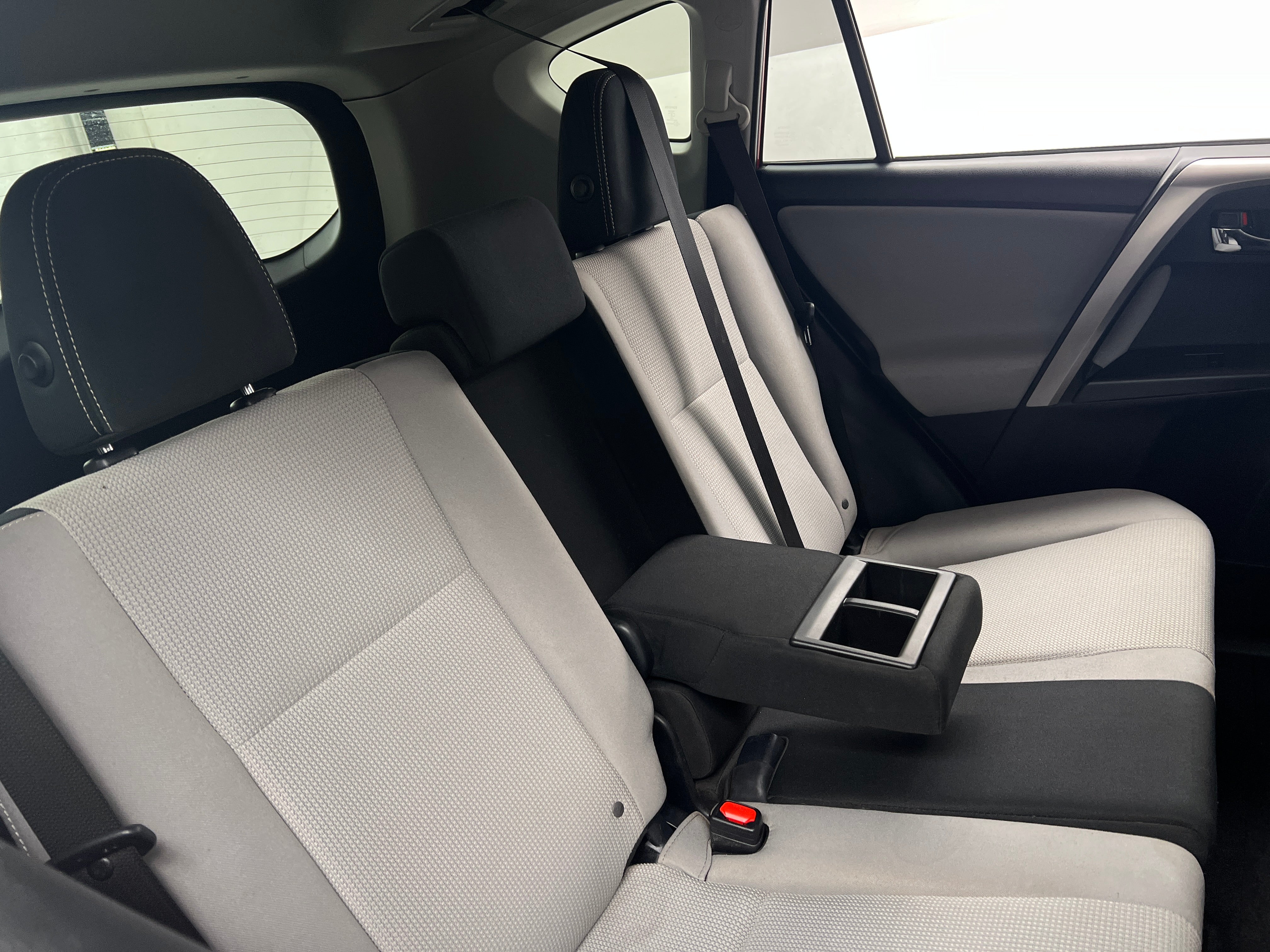 2017 Toyota RAV4 XLE 6
