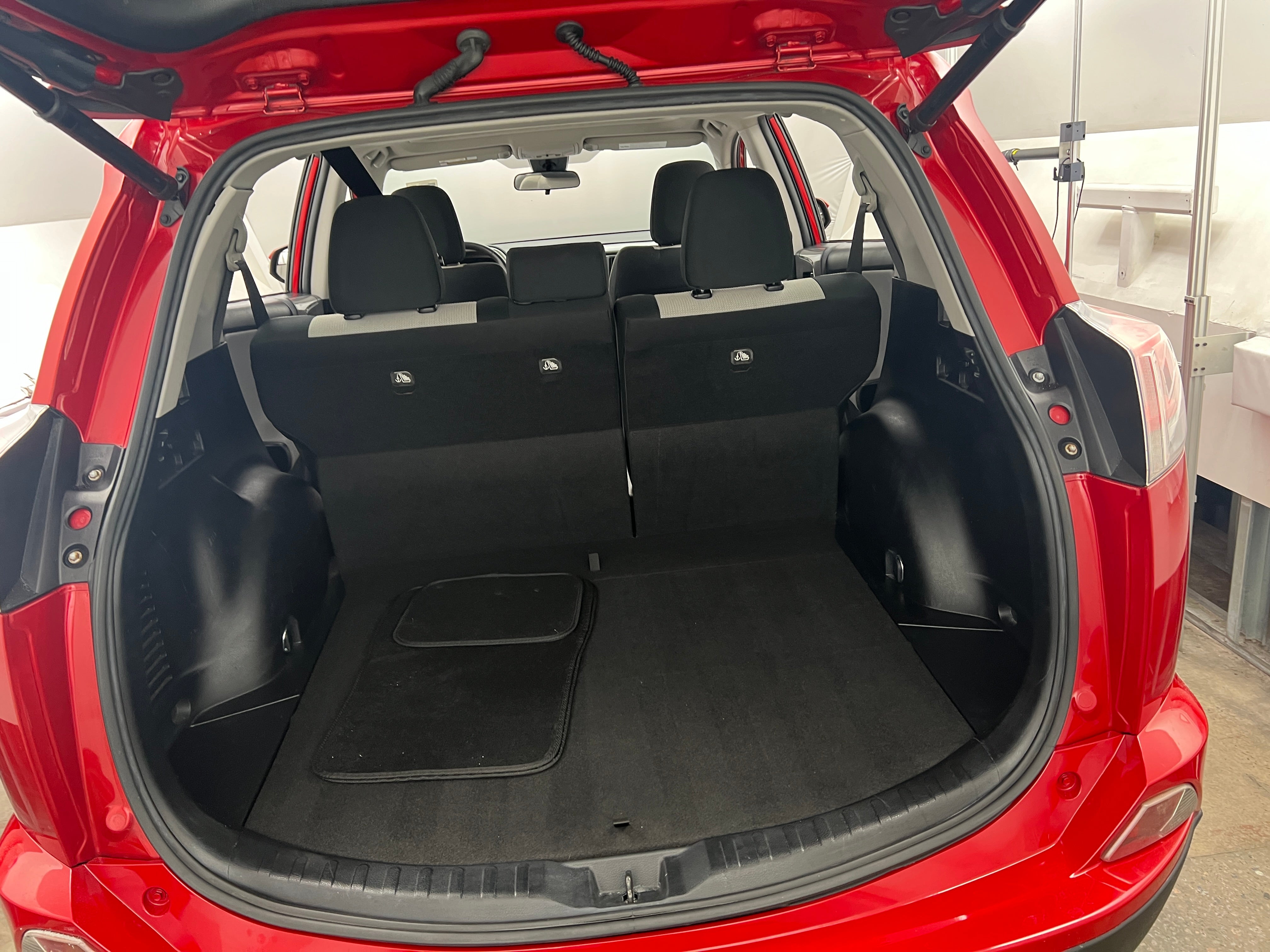 2017 Toyota RAV4 XLE 7