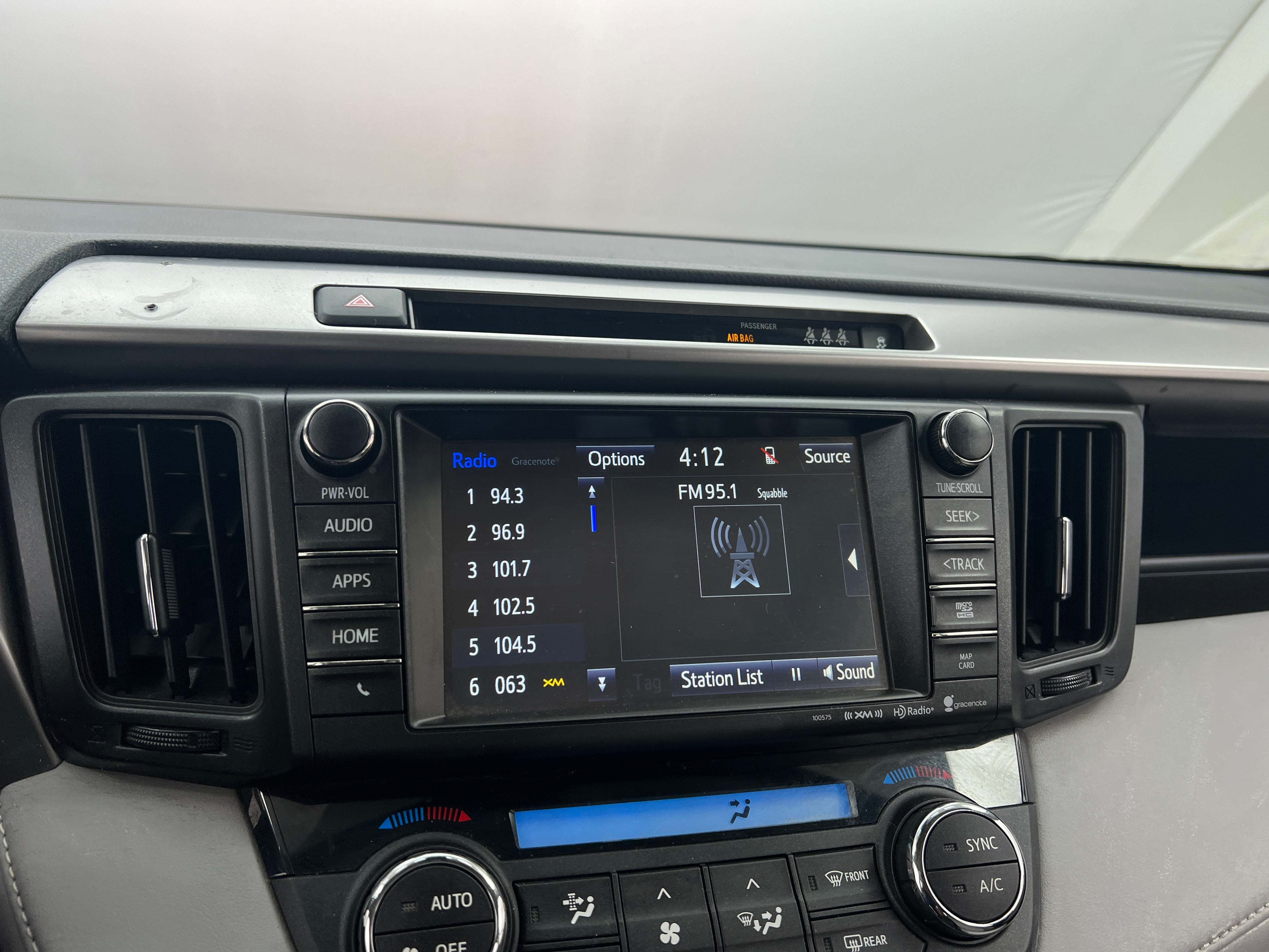 2017 Toyota RAV4 XLE 4