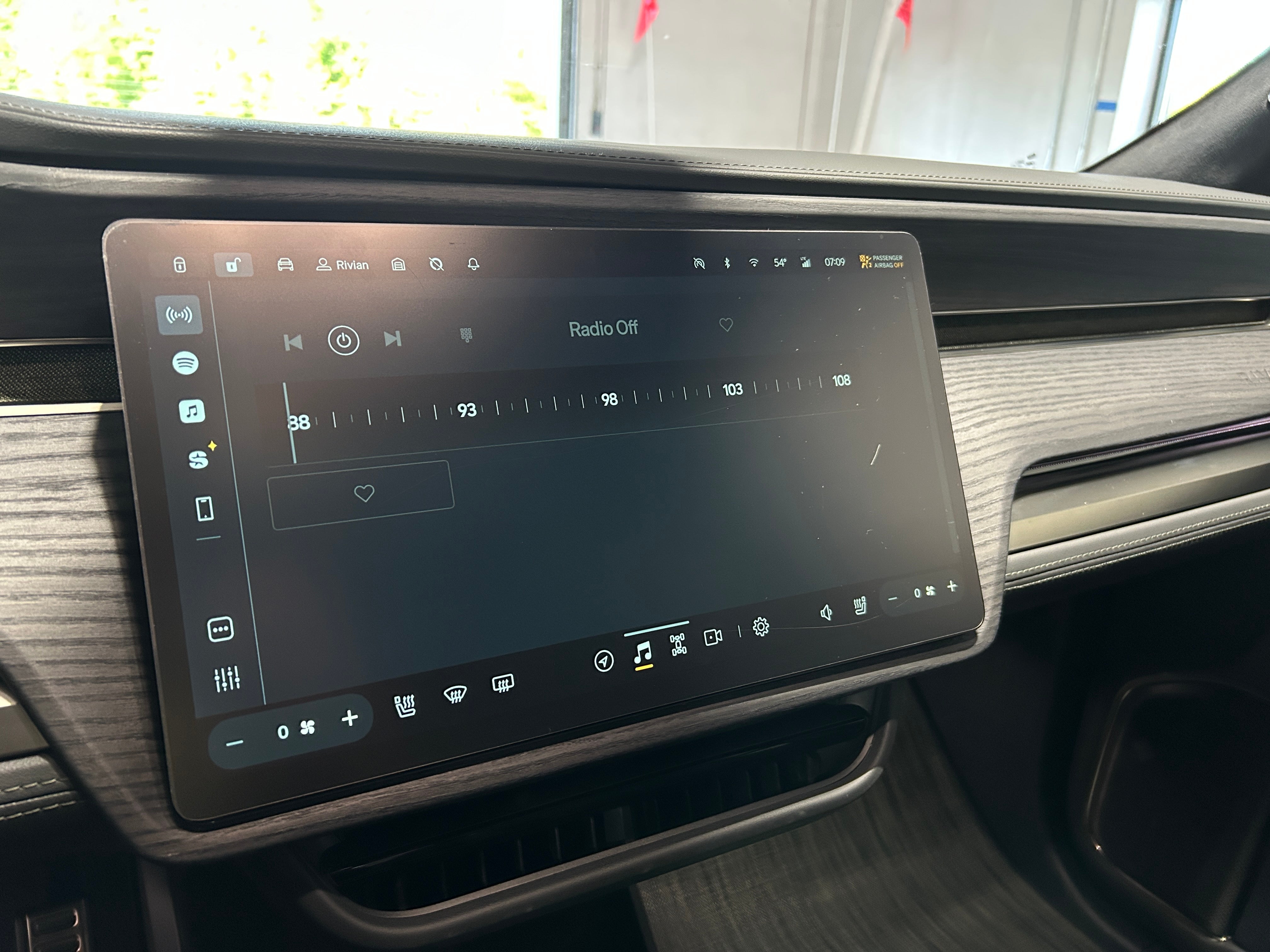 2023 Rivian R1T Adventure 3
