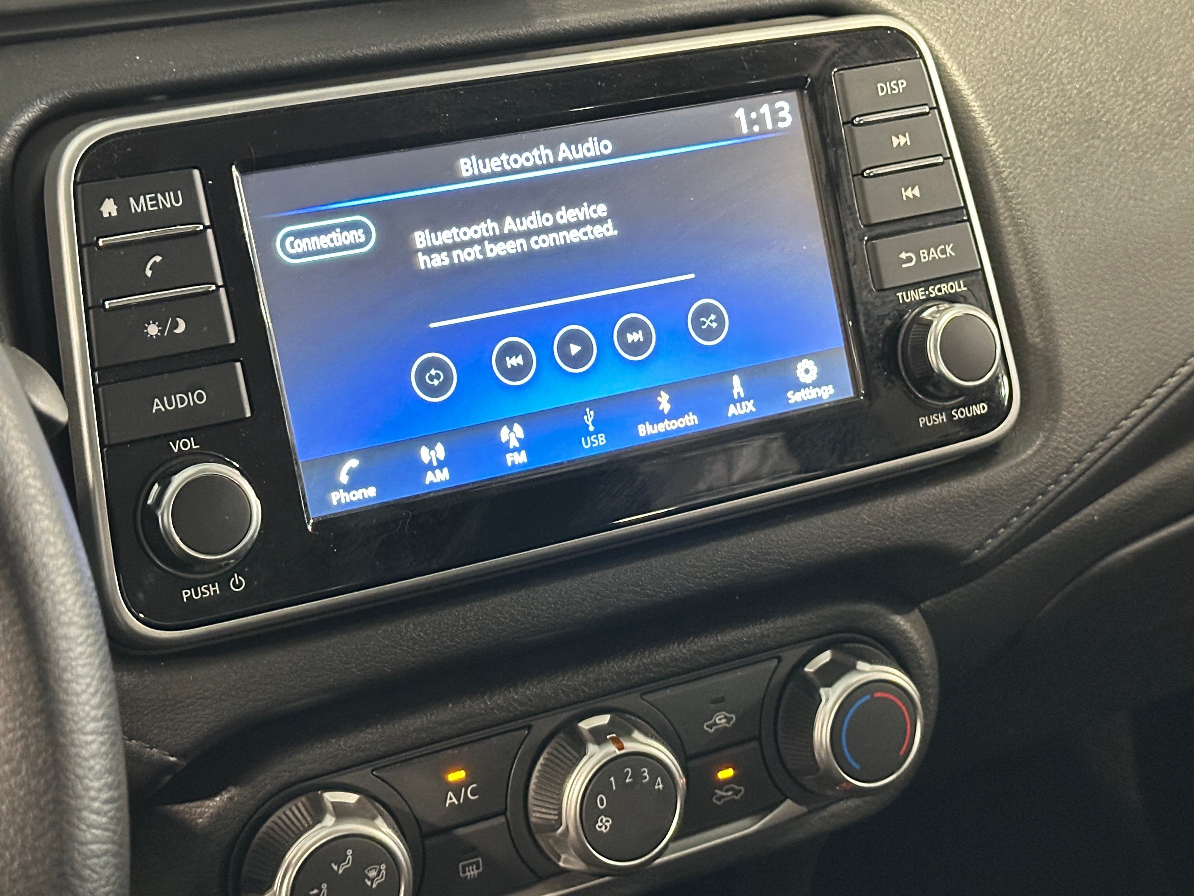 2024 Nissan Versa S 4