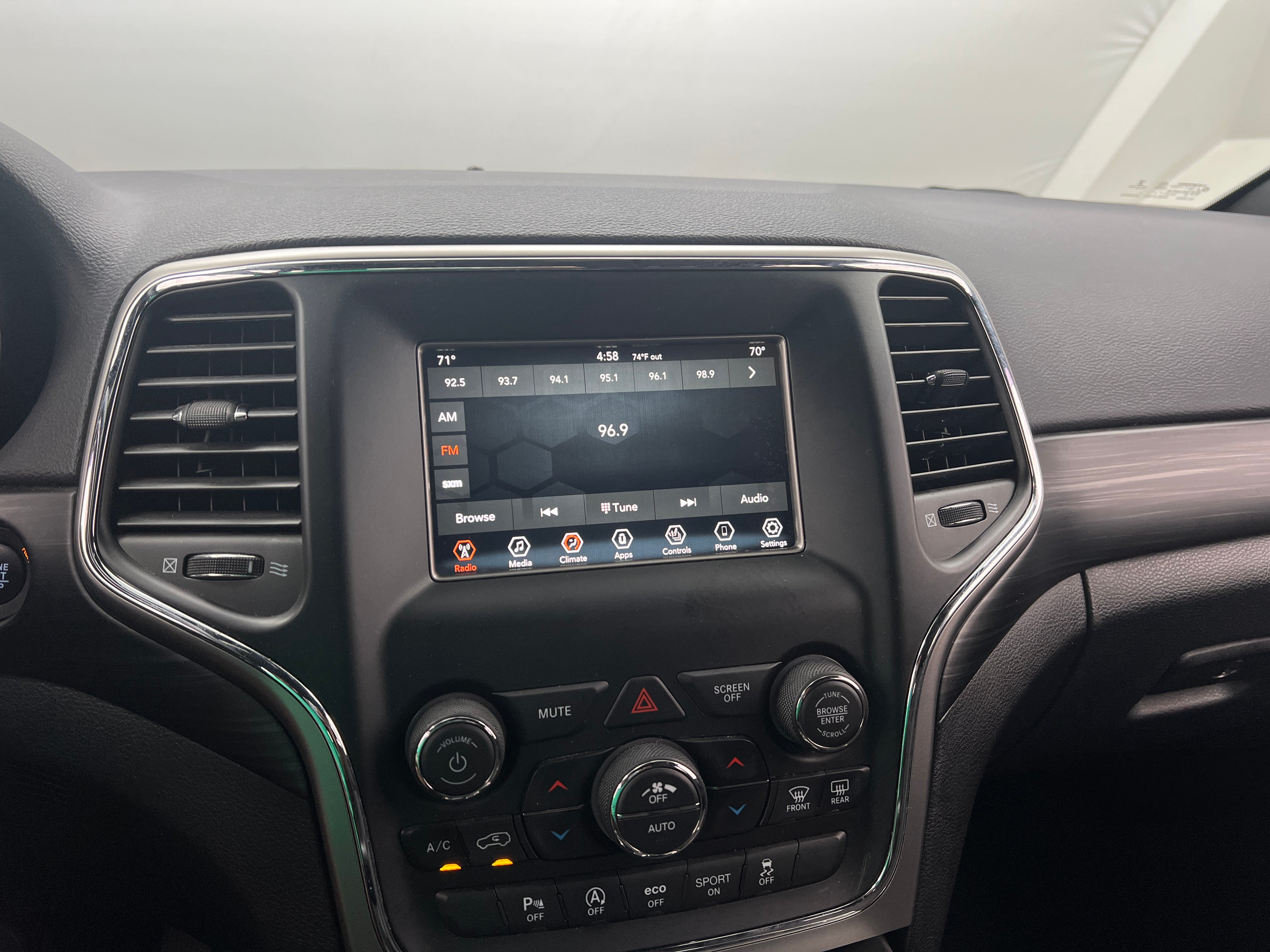 2021 Jeep Grand Cherokee Laredo 4