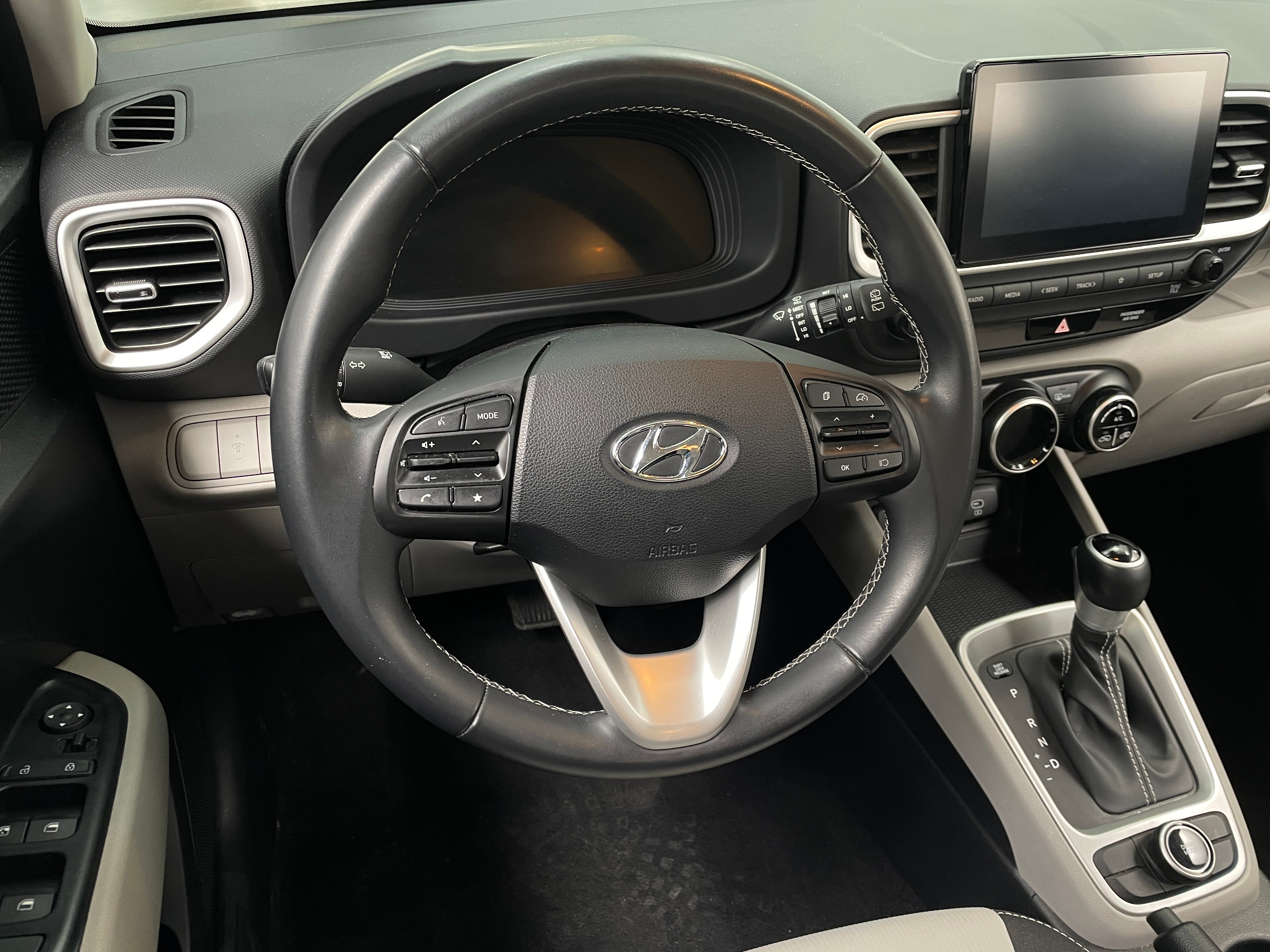 2023 Hyundai Venue SEL 5