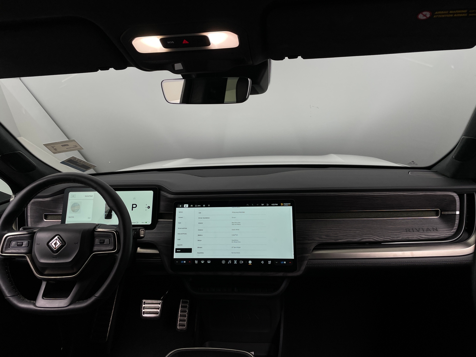 Thumbnail: 2023 Rivian R1S - 2