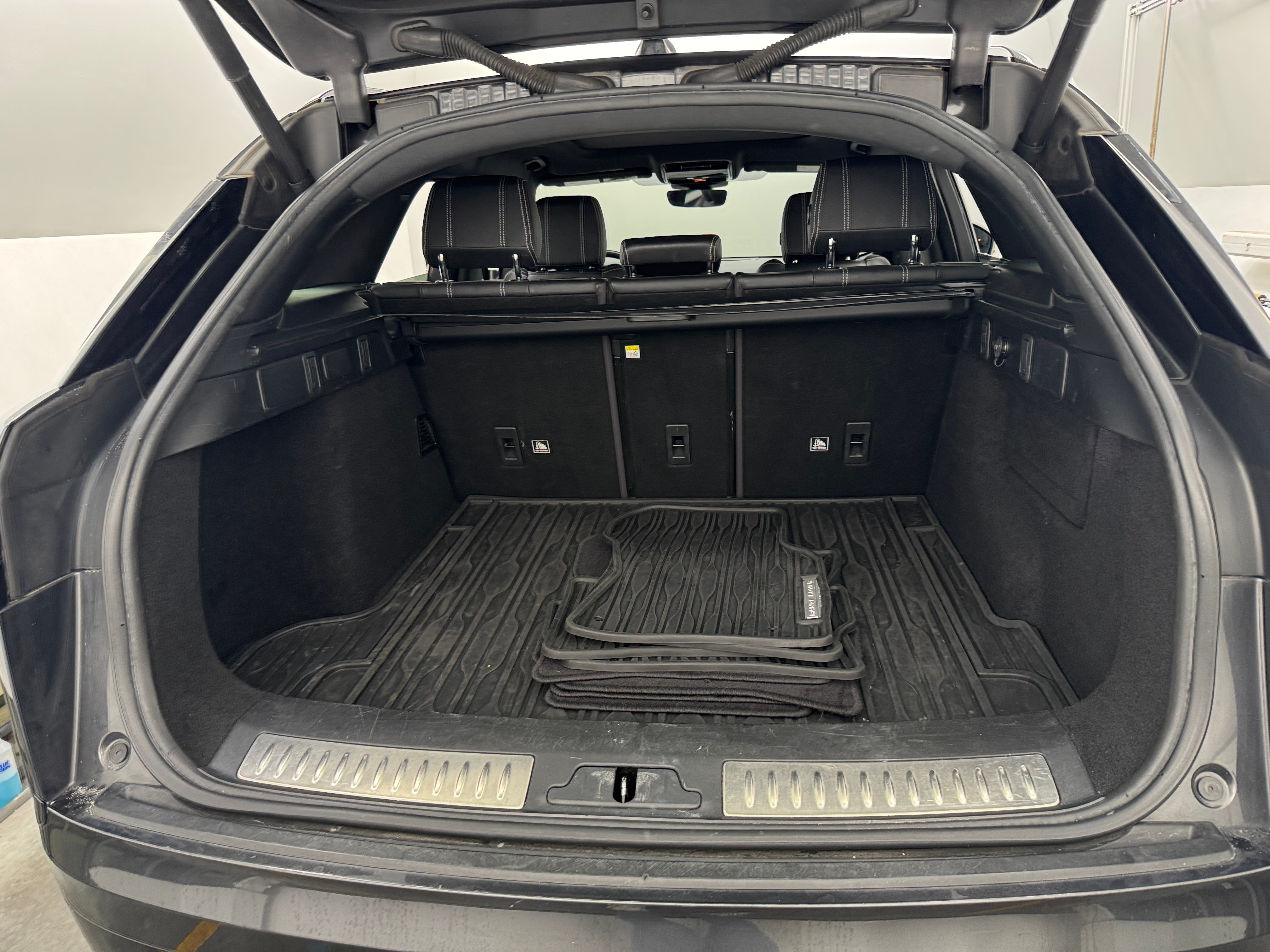 2020 Land Rover Range Rover Velar R-Dynamic S 6