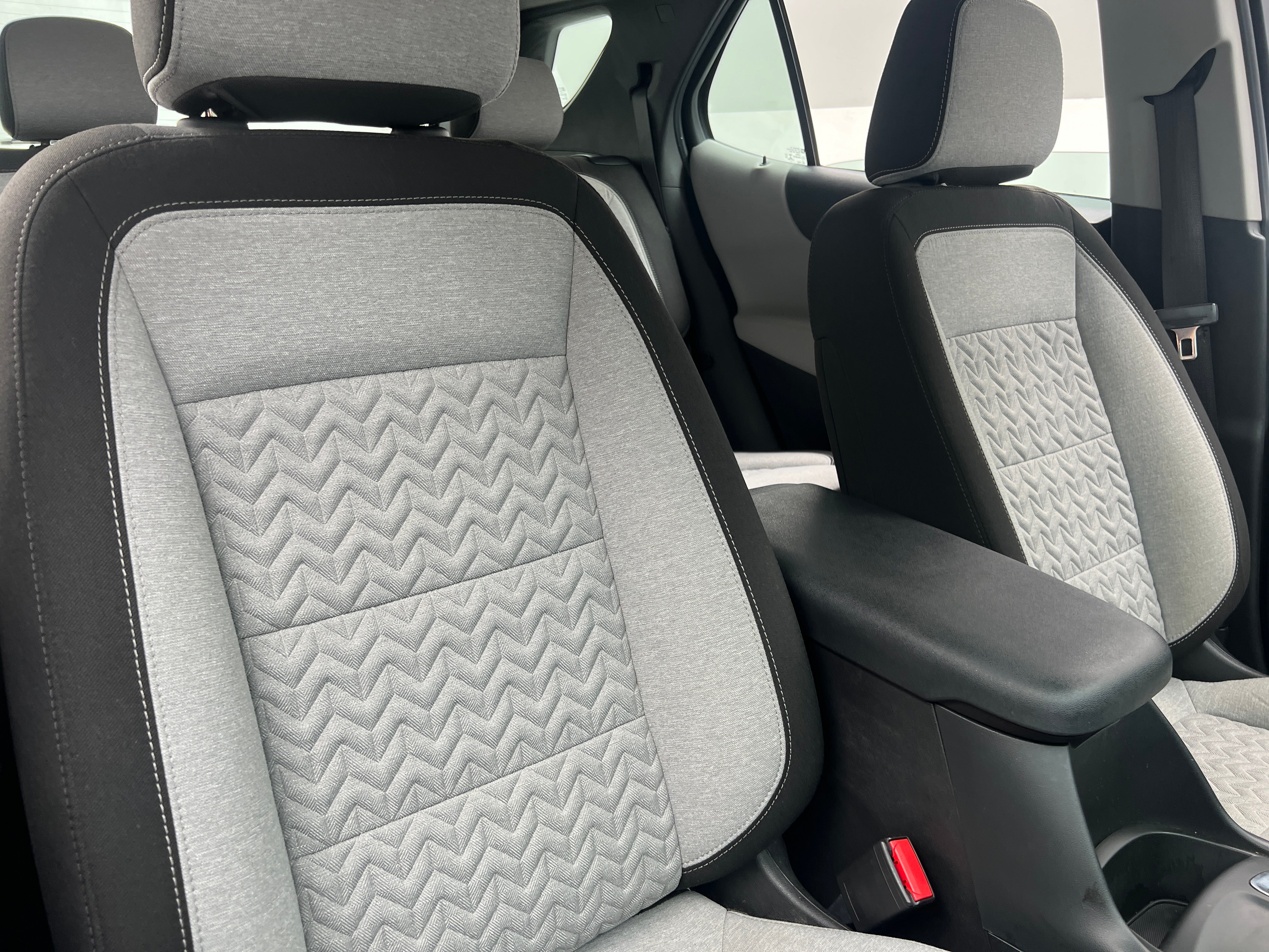 2022 Chevrolet Equinox LS 2