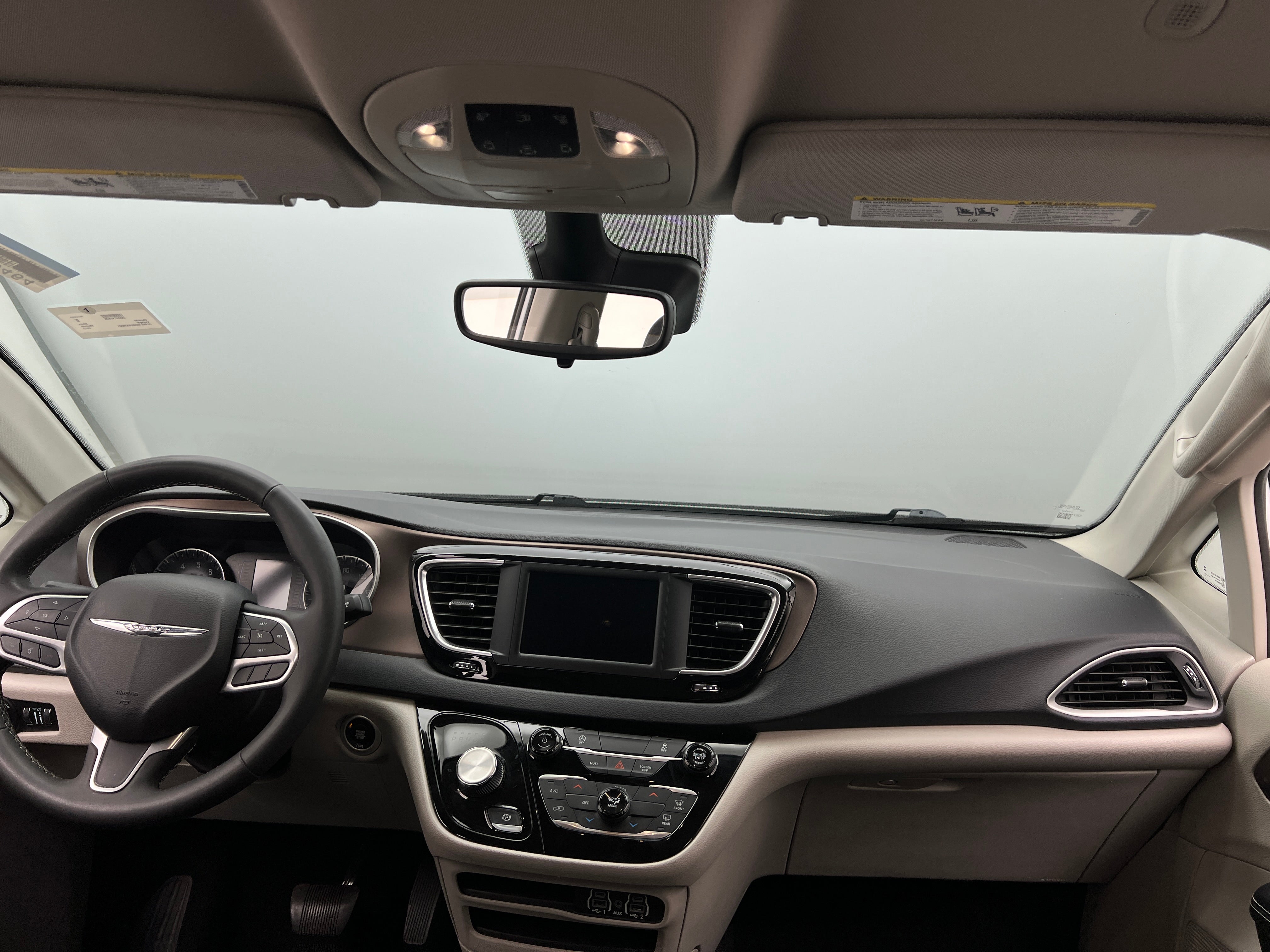 2023 Chrysler Voyager LX 3