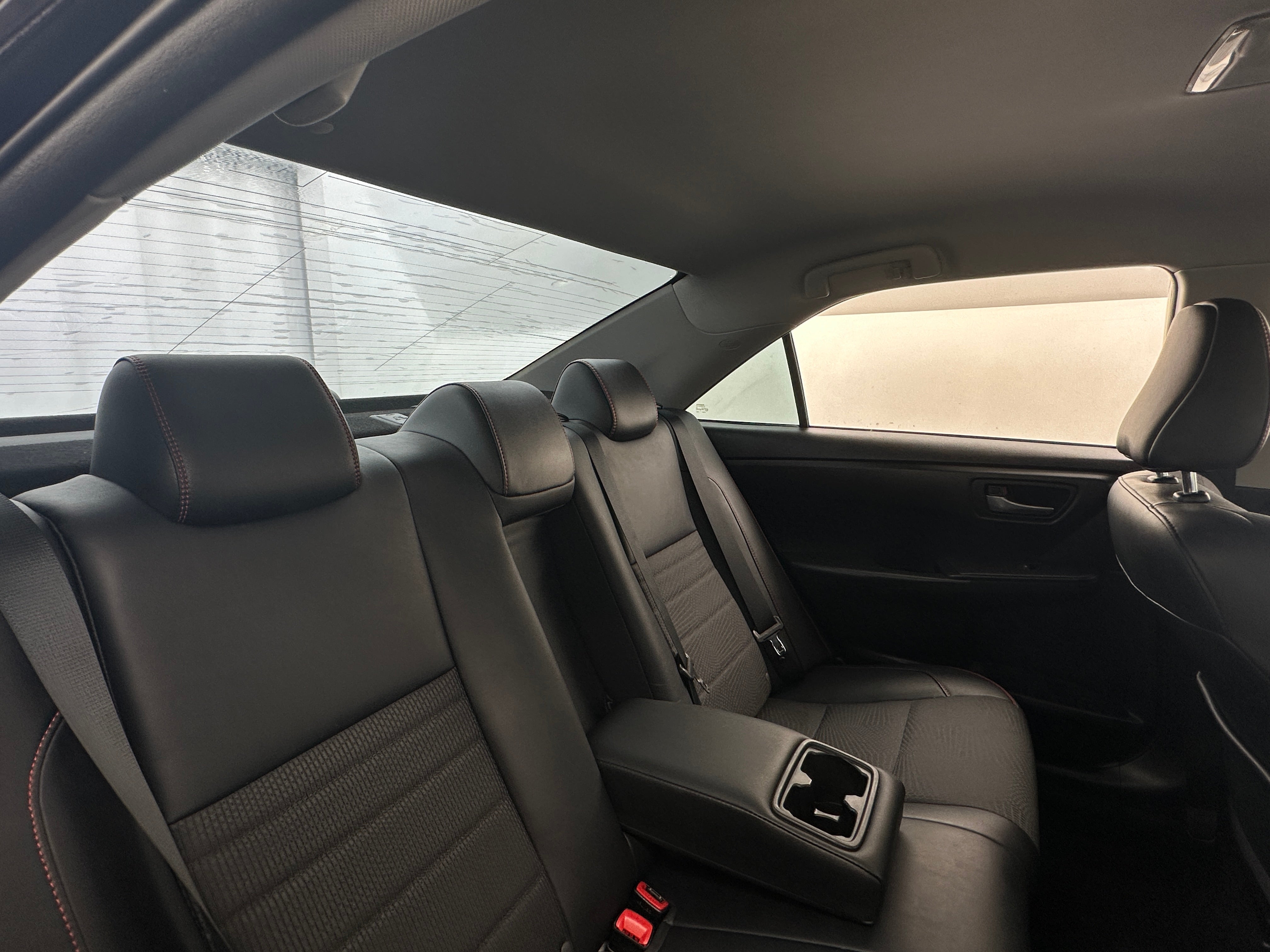 2016 Toyota Camry SE 6