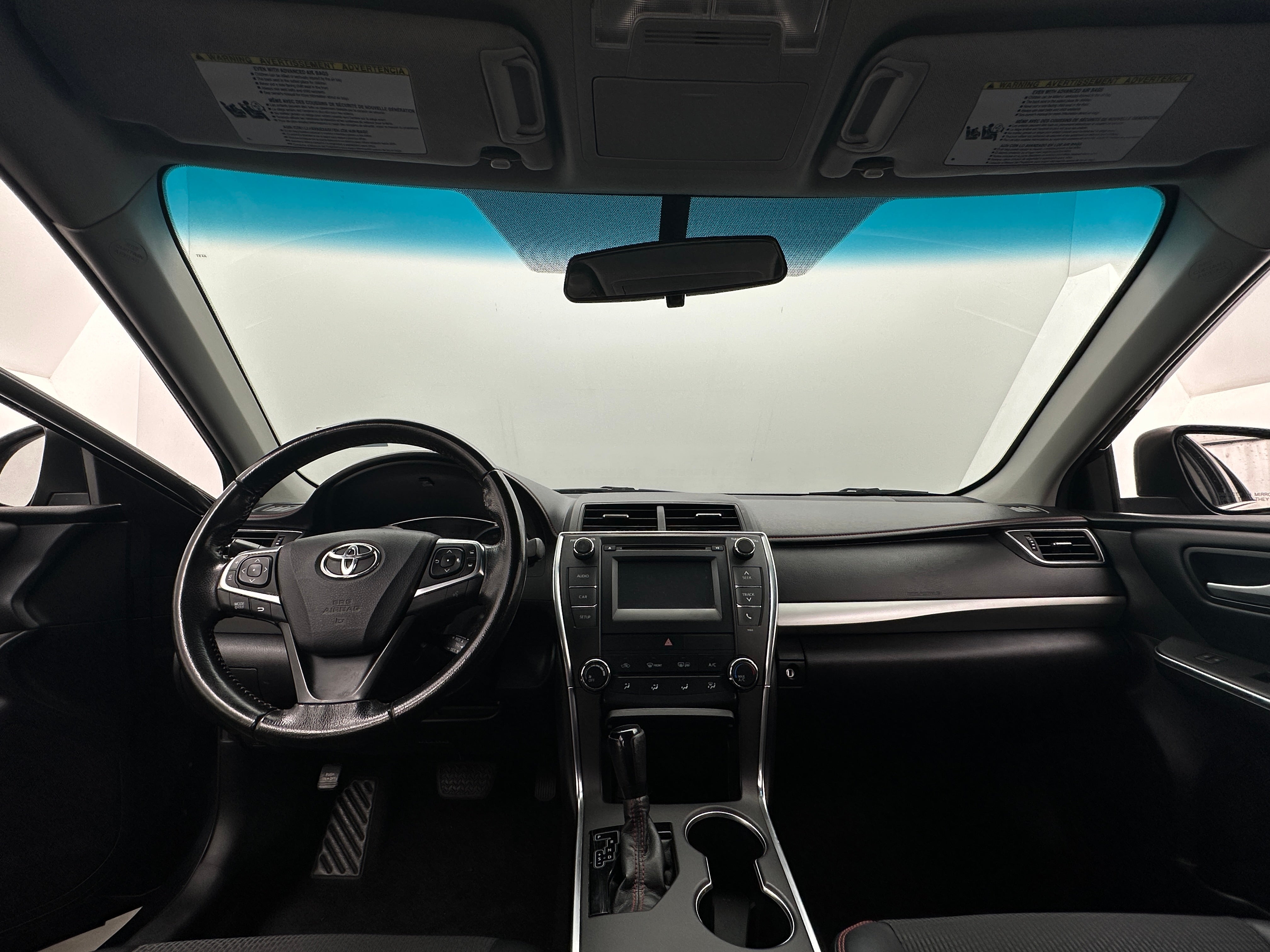 2016 Toyota Camry SE 3
