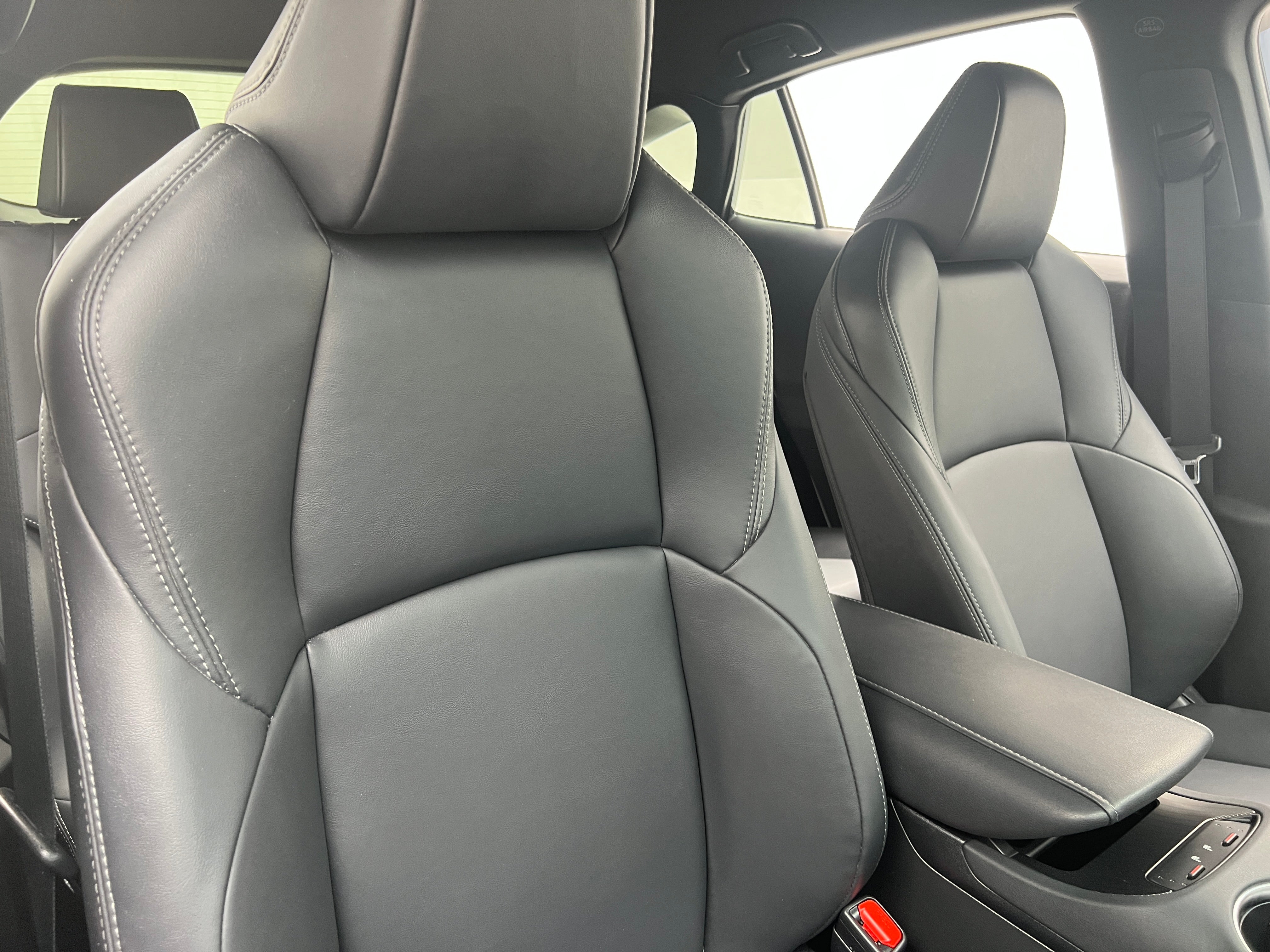 2024 Toyota Venza XLE 2