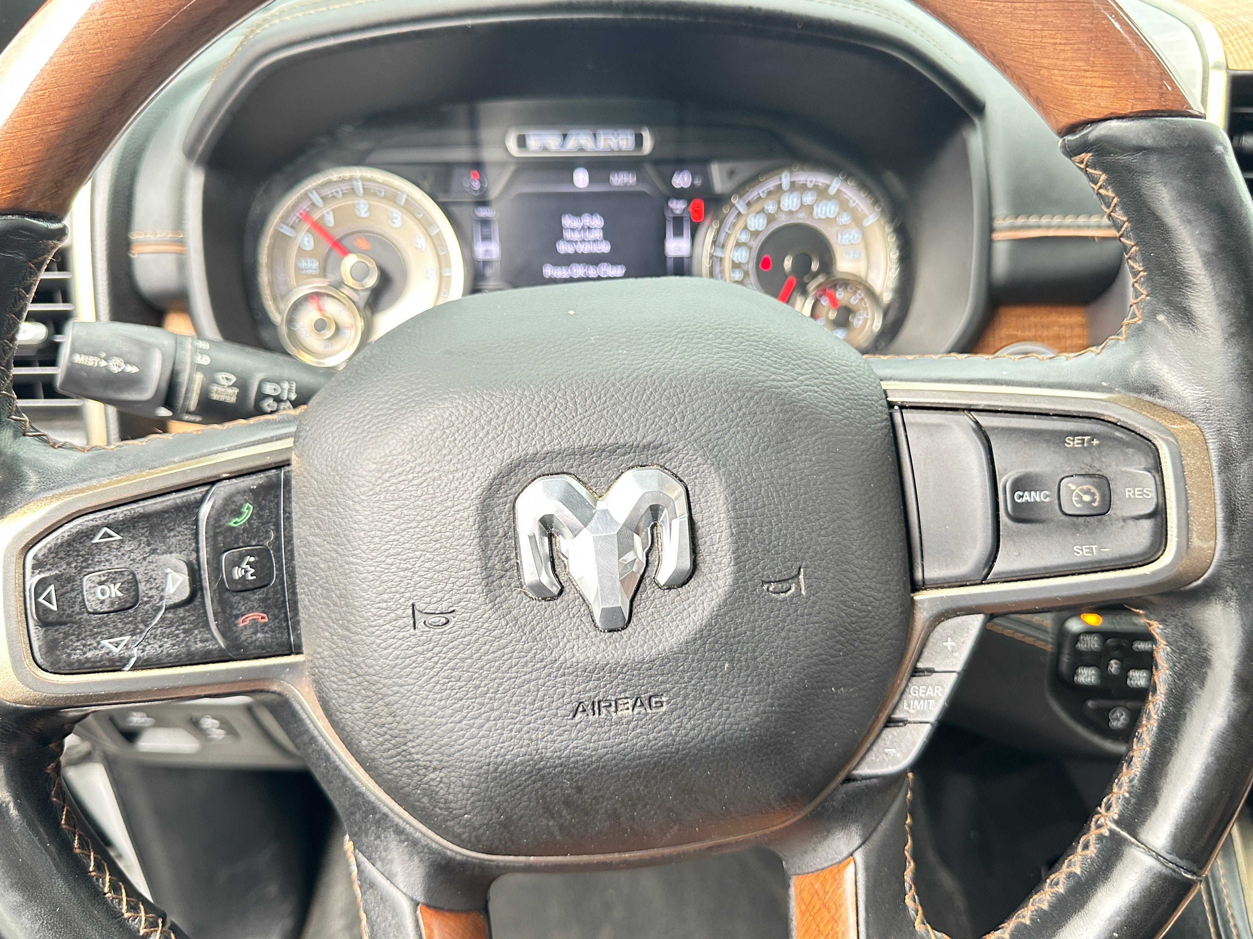 2020 RAM 1500 laramie Longhorn 4