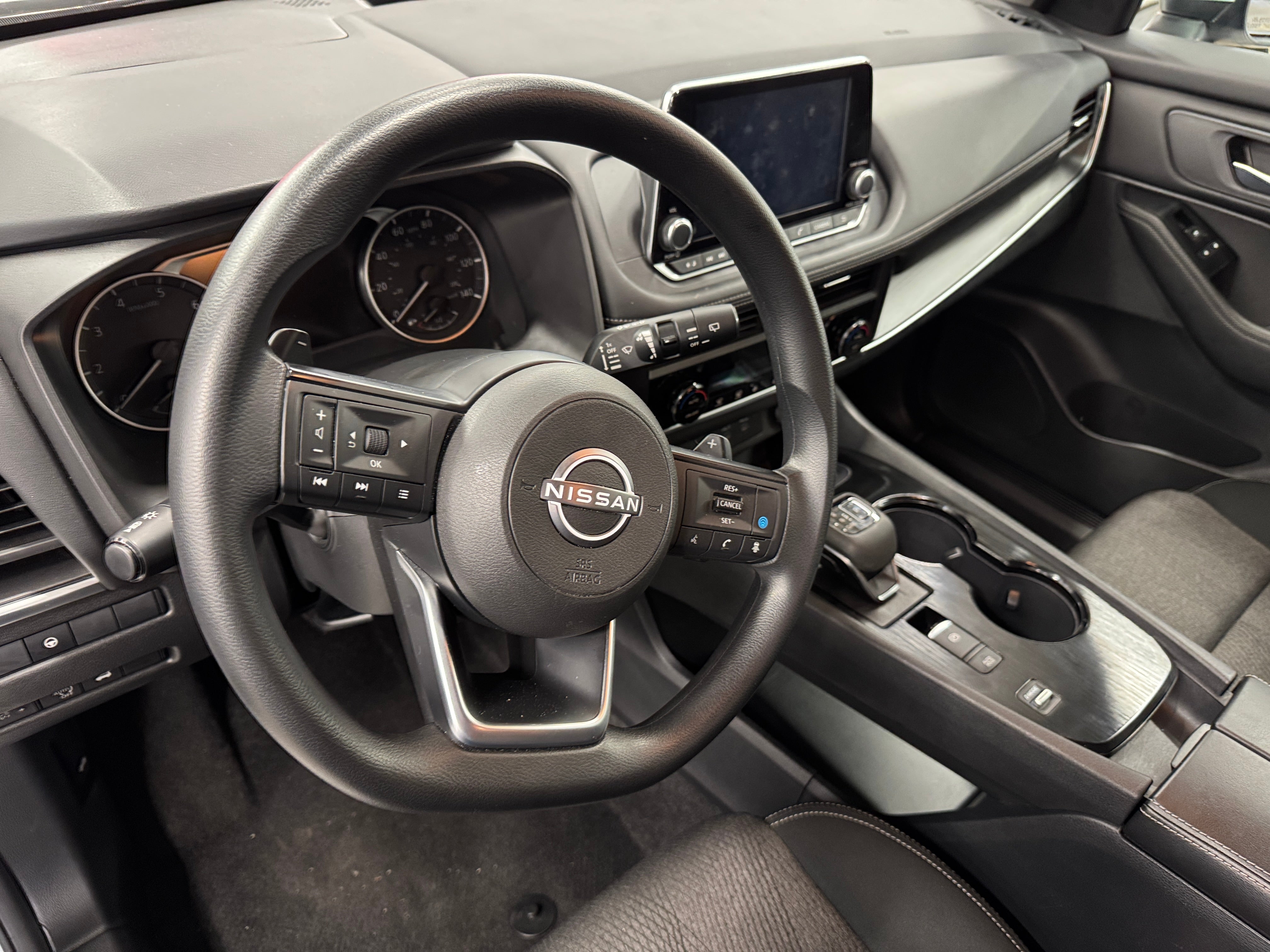2024 Nissan Rogue SV 3