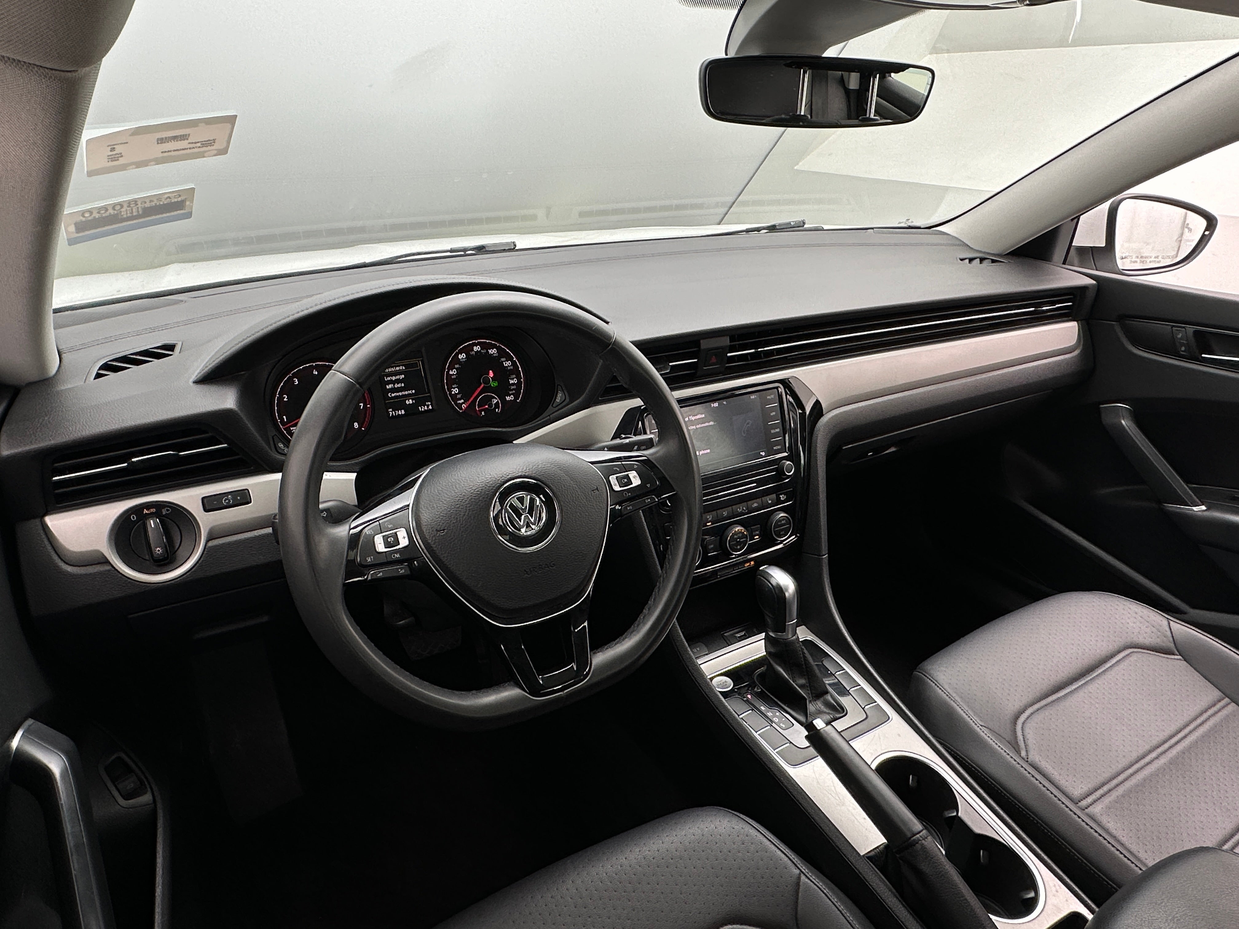2021 Volkswagen Passat SE 2