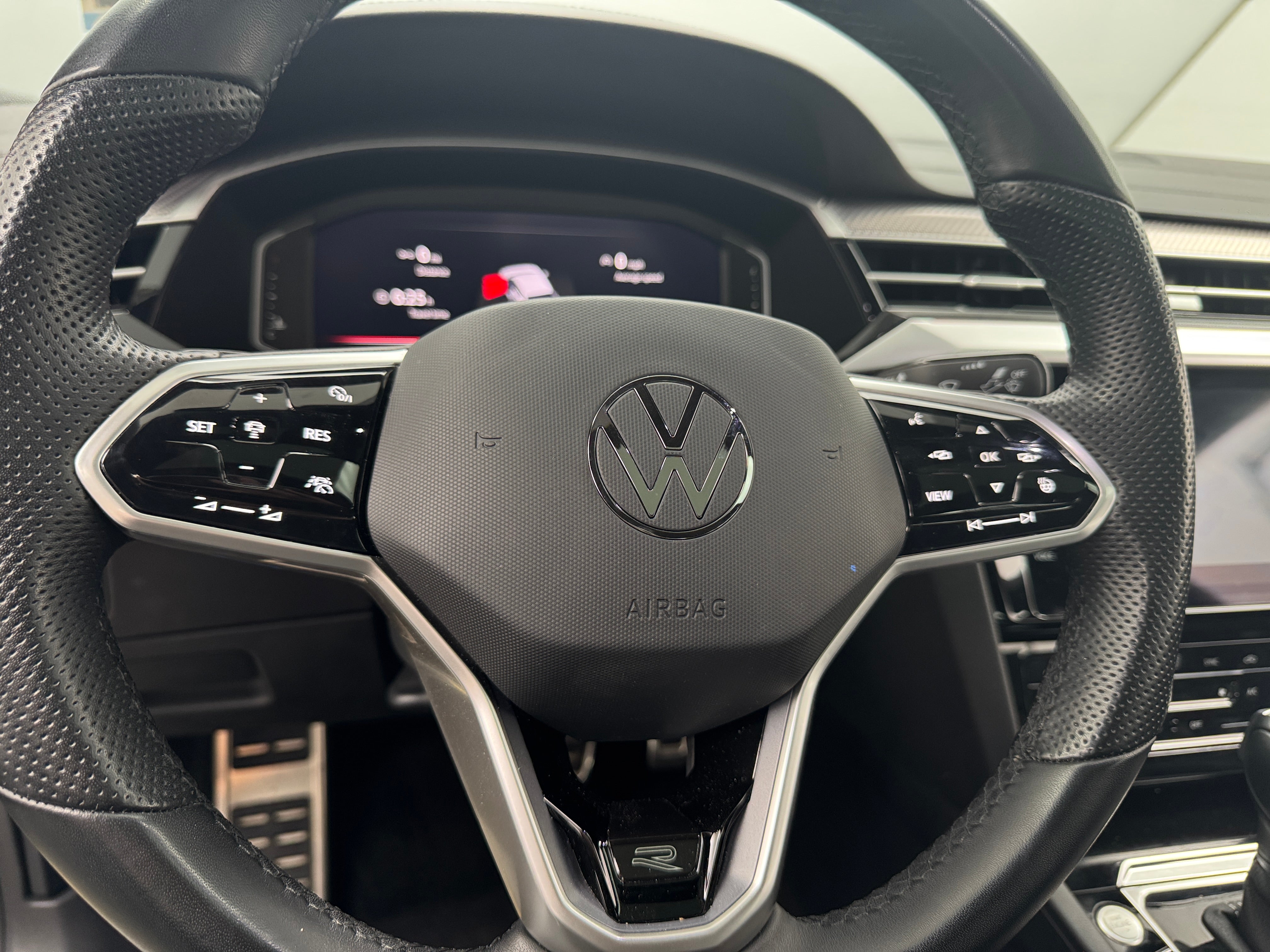 2023 Volkswagen Arteon SEL Premium R-Line 4