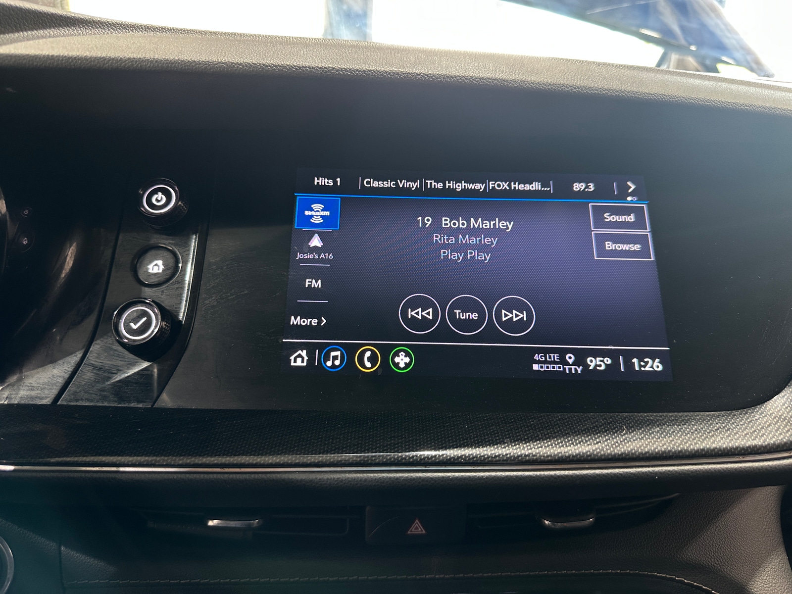 Thumbnail: 2022 Buick Envision - 3