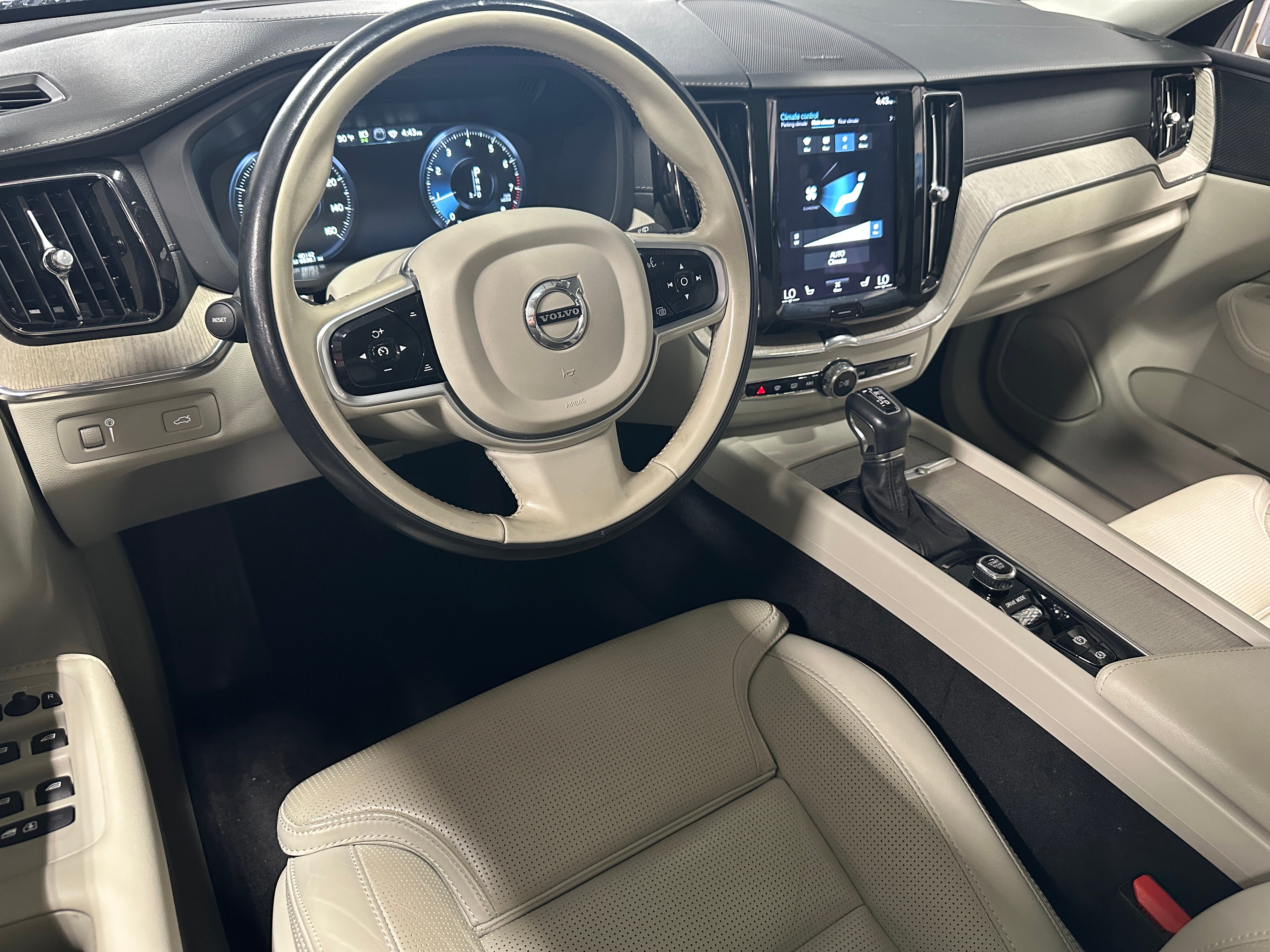 2021 Volvo XC60 T5 Inscription 2