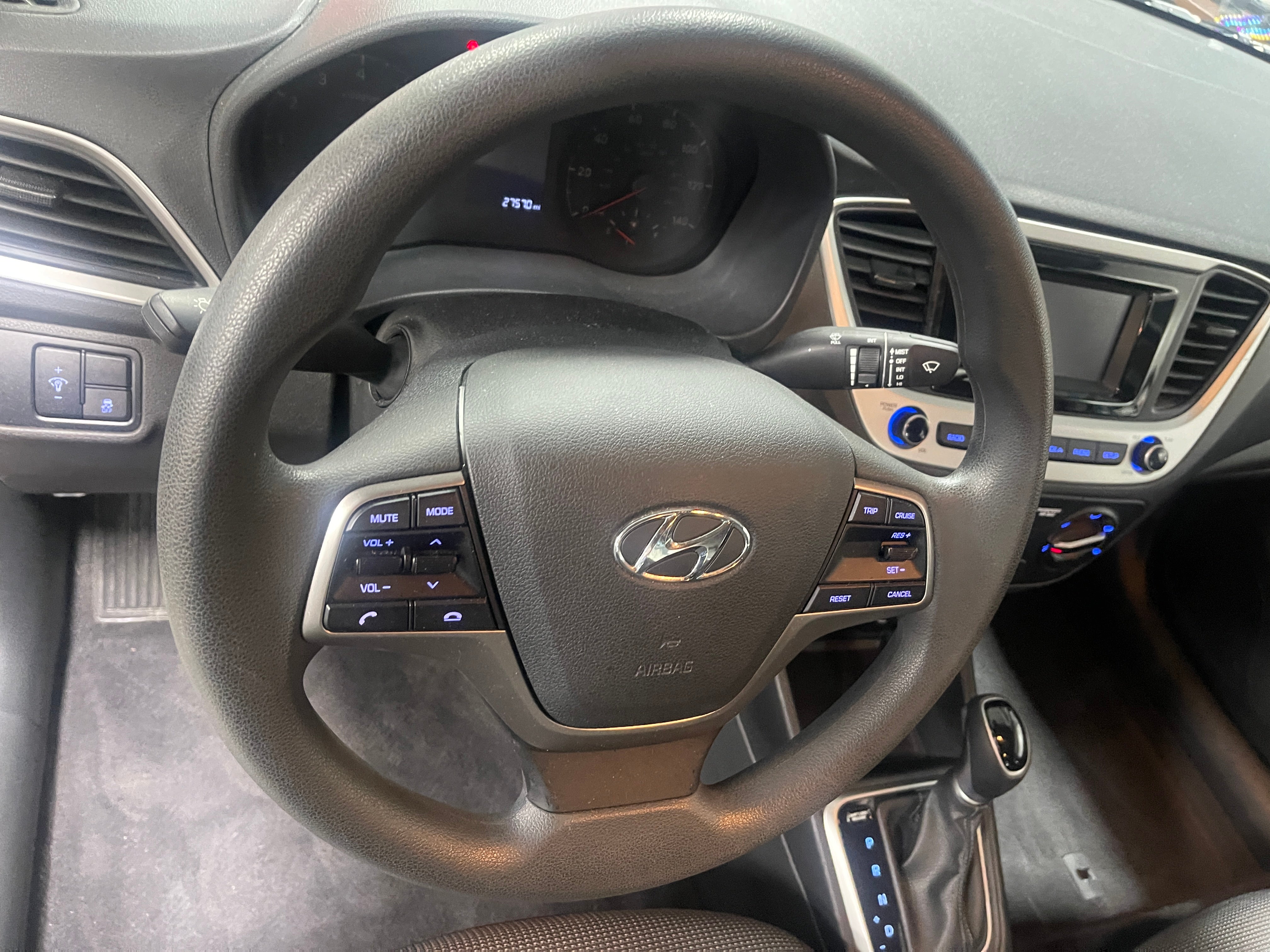 2022 Hyundai Accent SE 5
