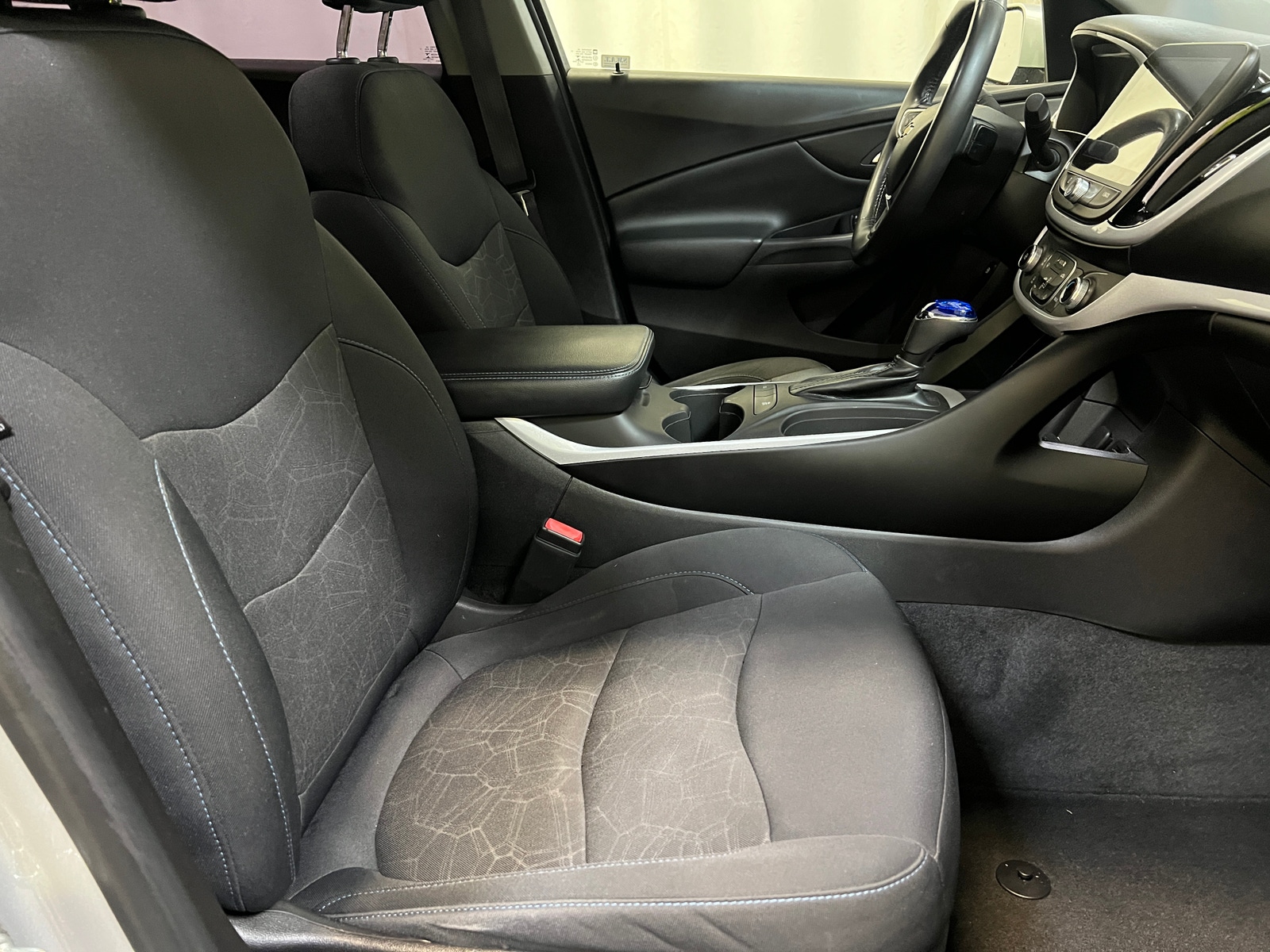 Thumbnail: 2017 Chevrolet Volt - 2