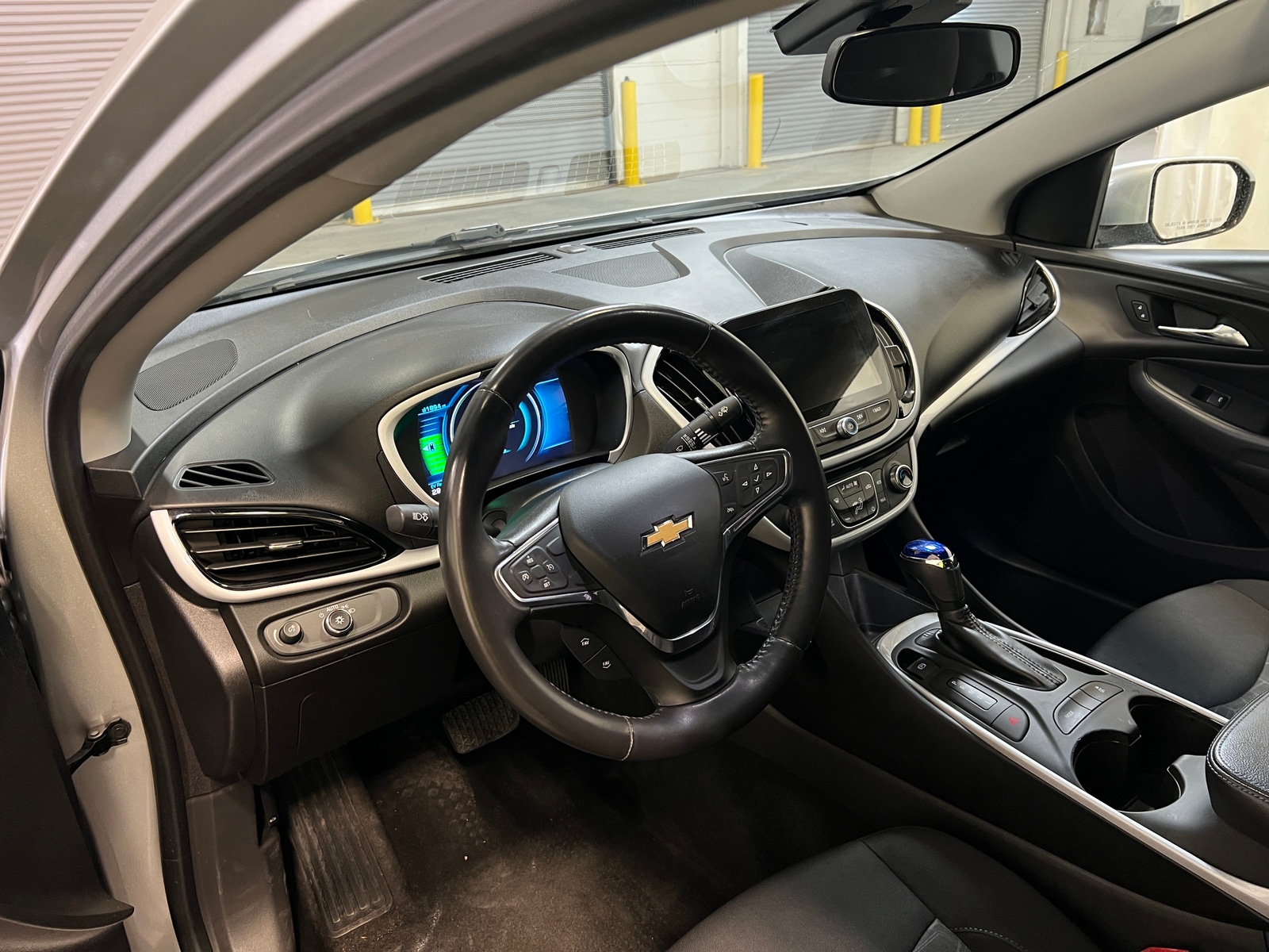 Thumbnail: 2017 Chevrolet Volt - 3