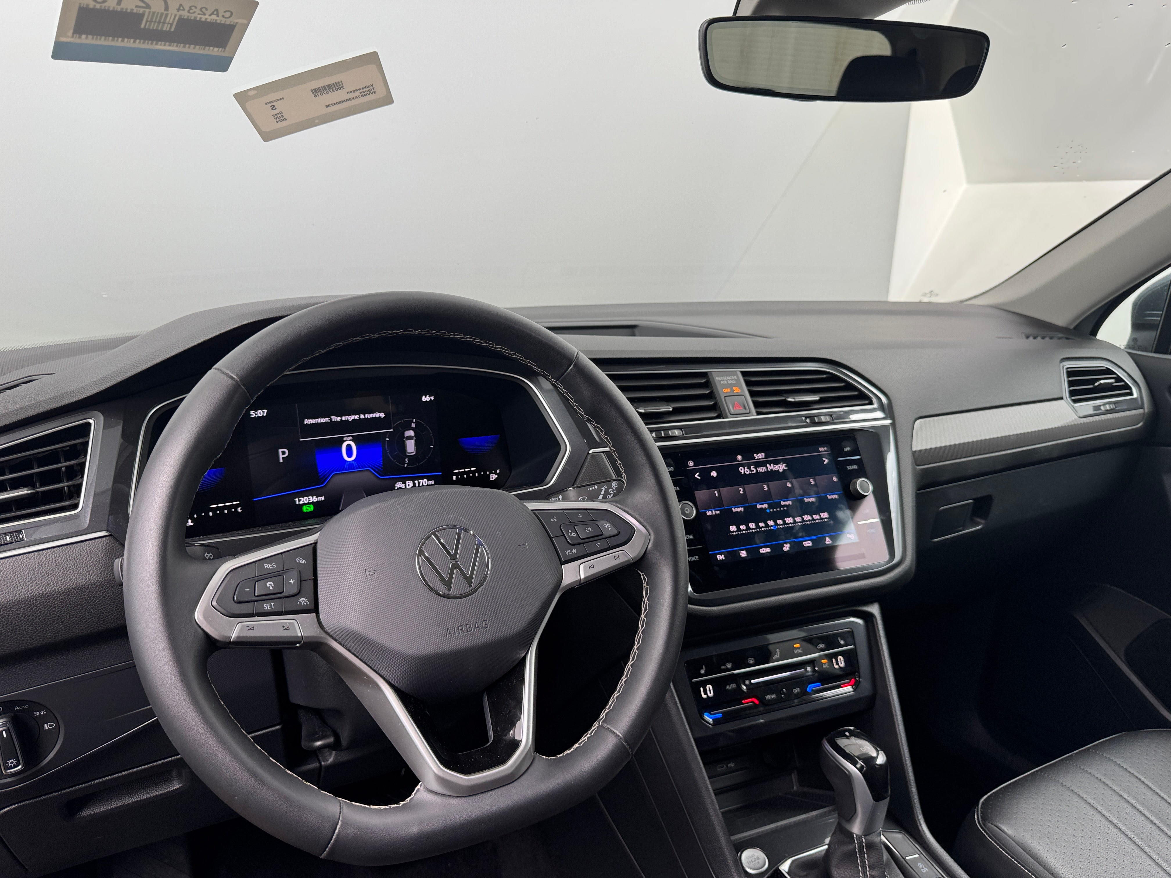 2024 Volkswagen Tiguan SE 2