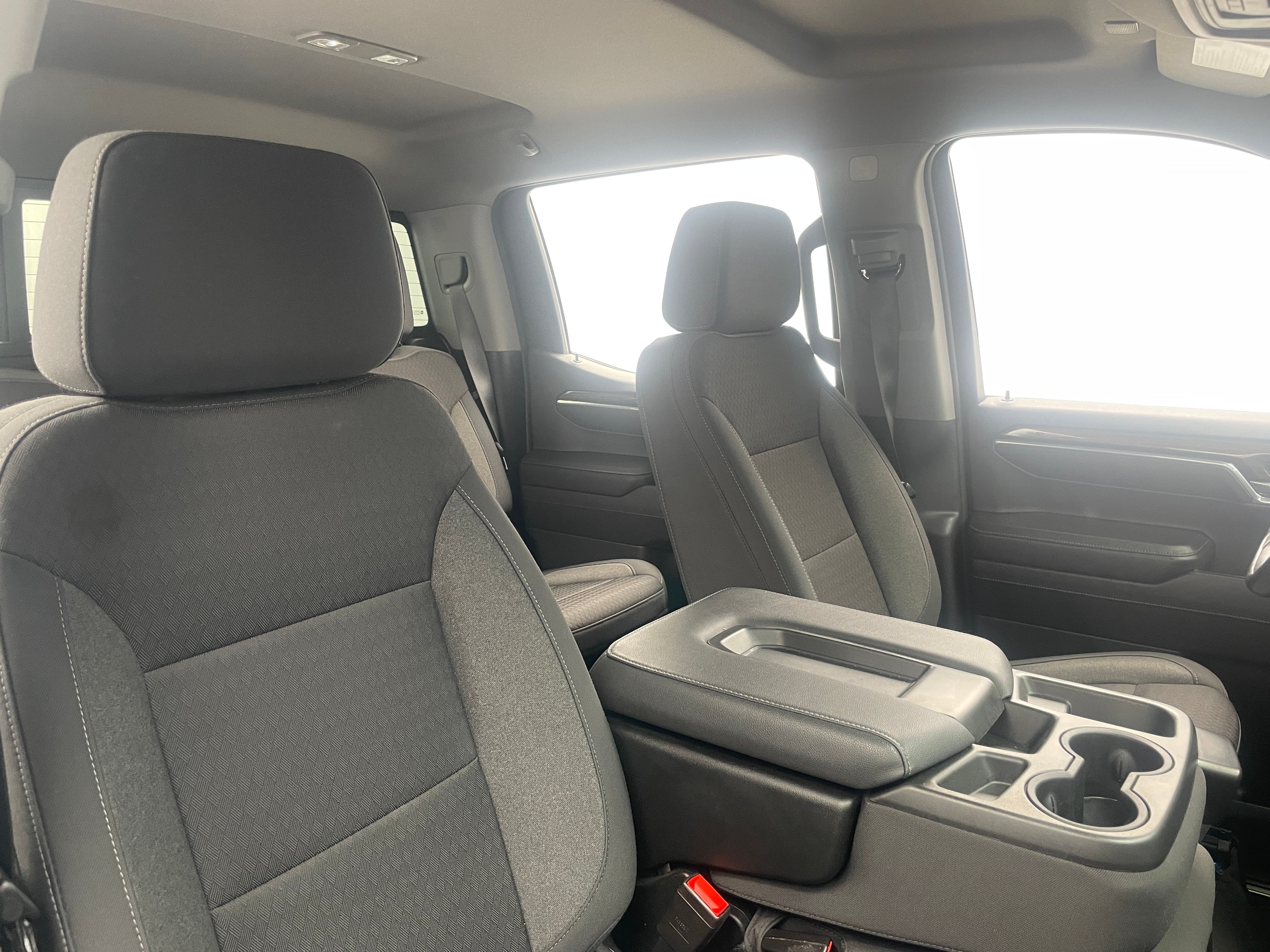 2022 Chevrolet Silverado 1500 LT 2
