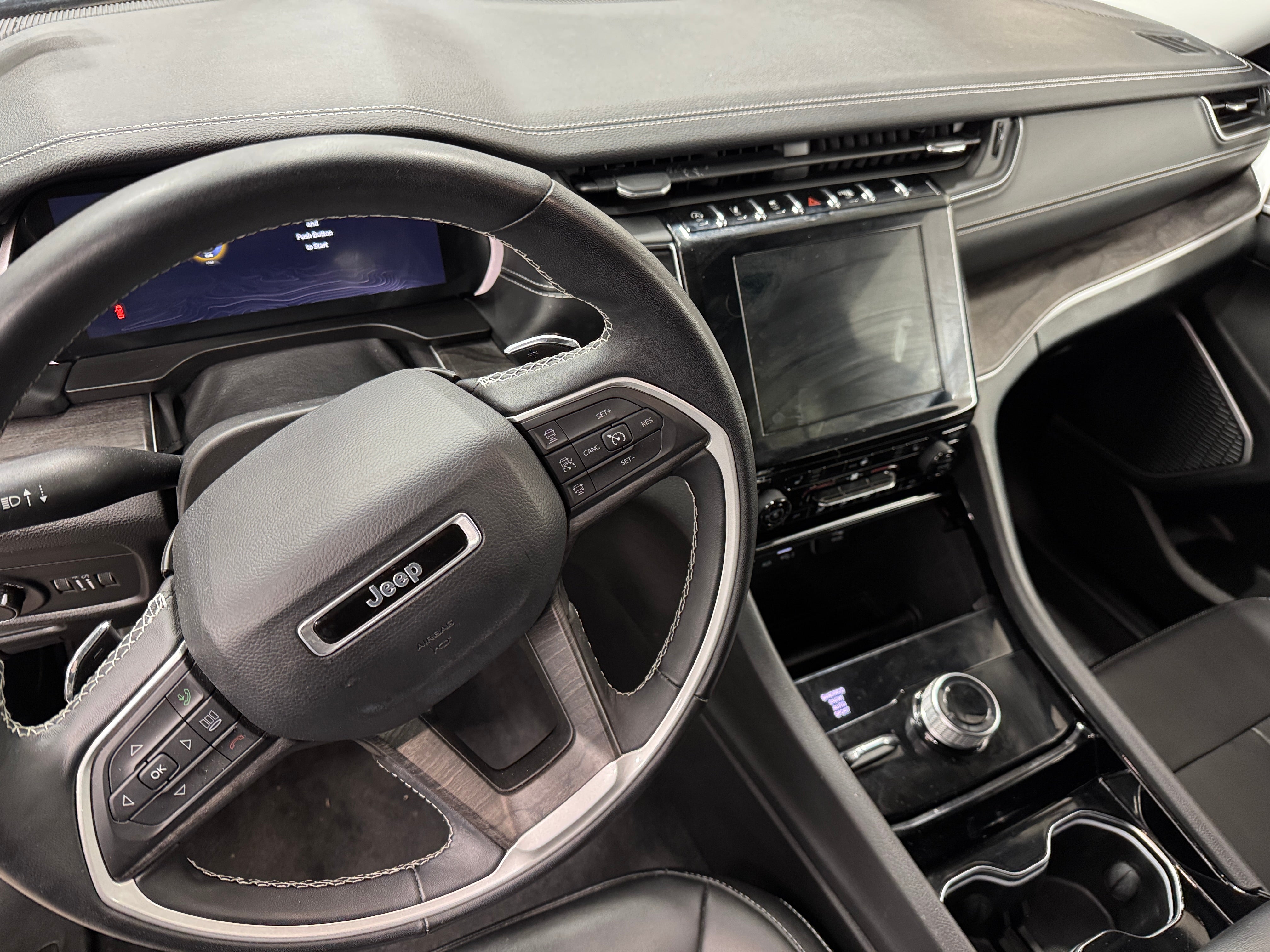 2022 Jeep Grand Cherokee Limited Edition 2