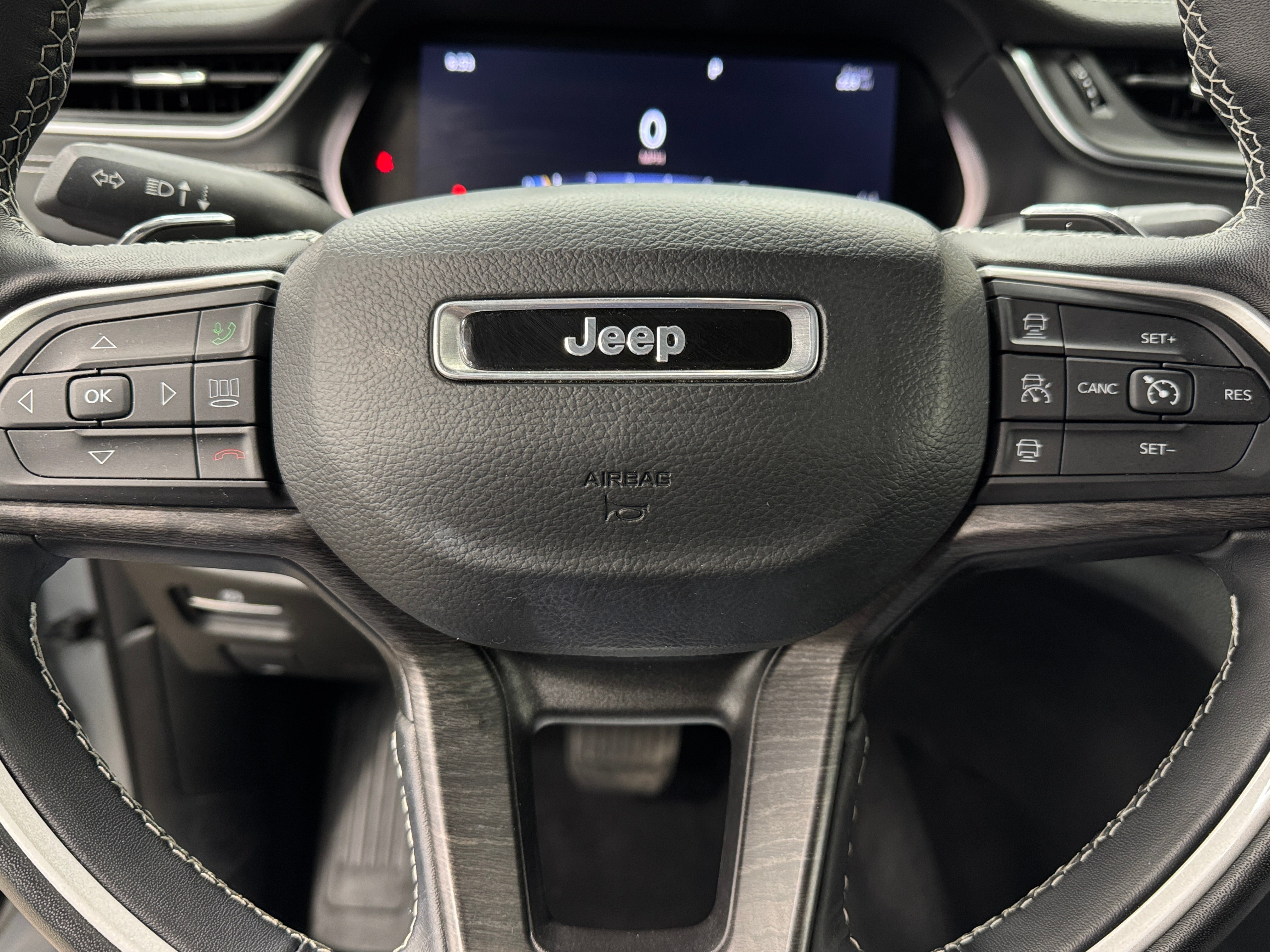 2022 Jeep Grand Cherokee Limited Edition 4
