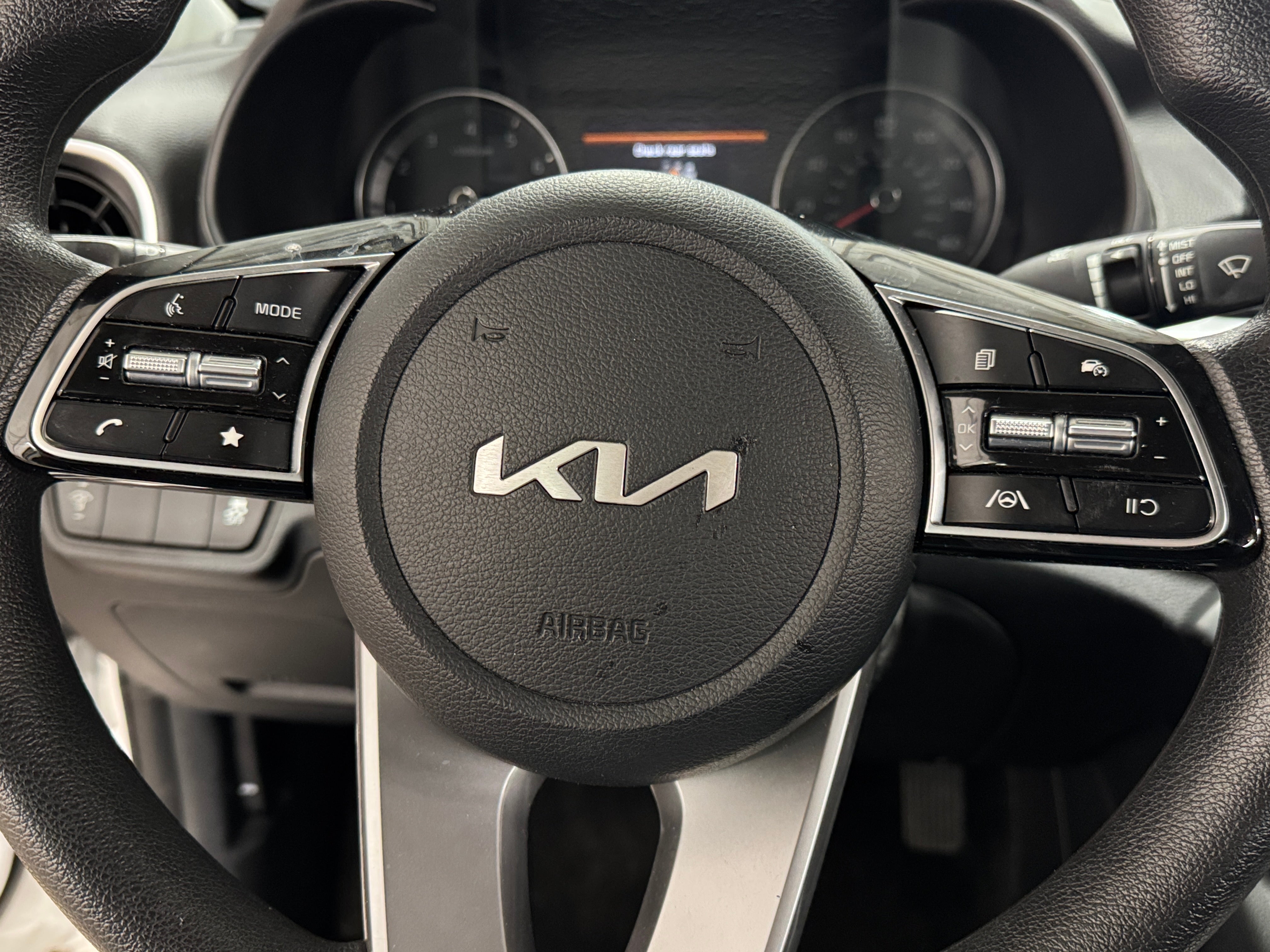 2024 Kia Forte LXS 5