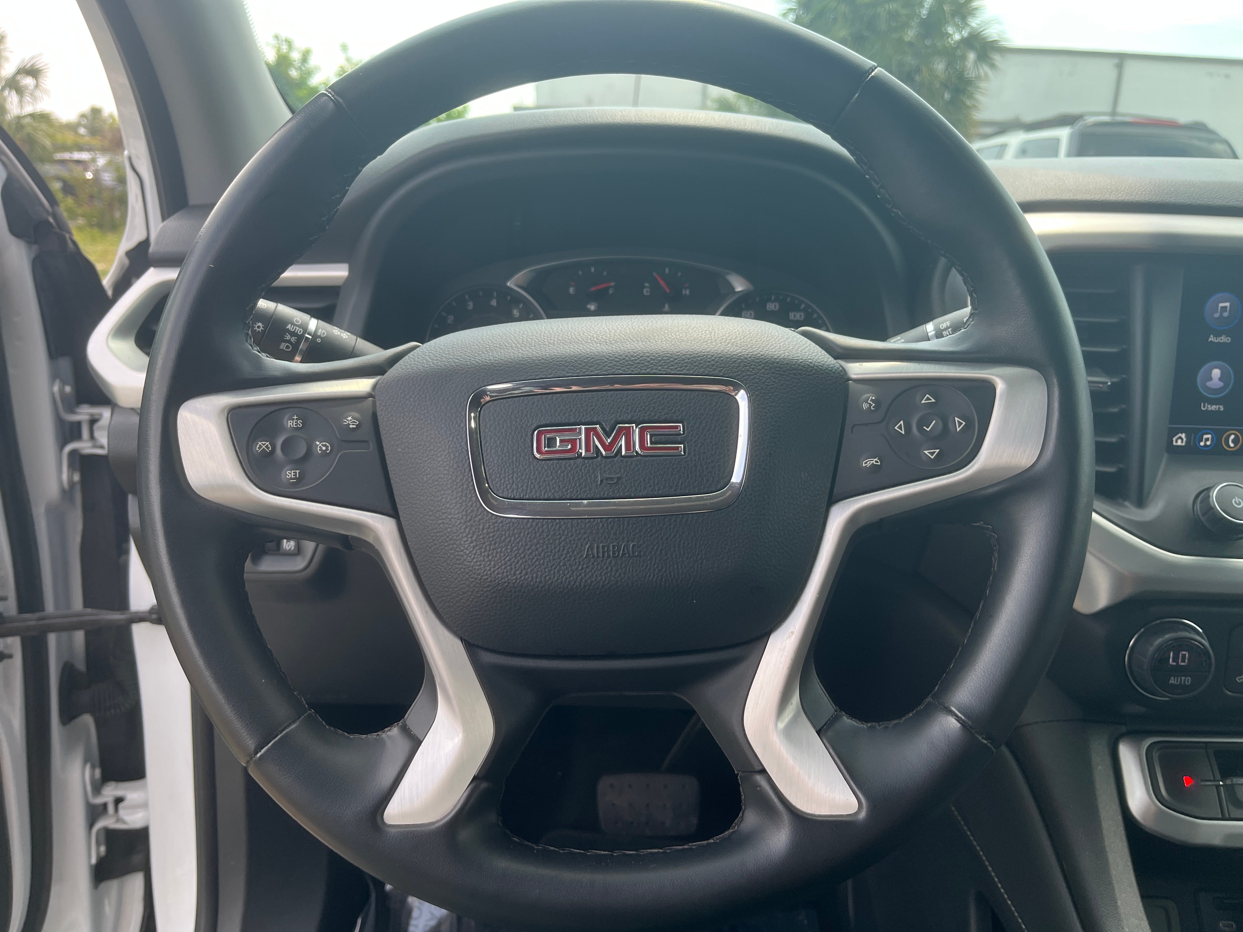 2023 GMC Acadia SLT 5