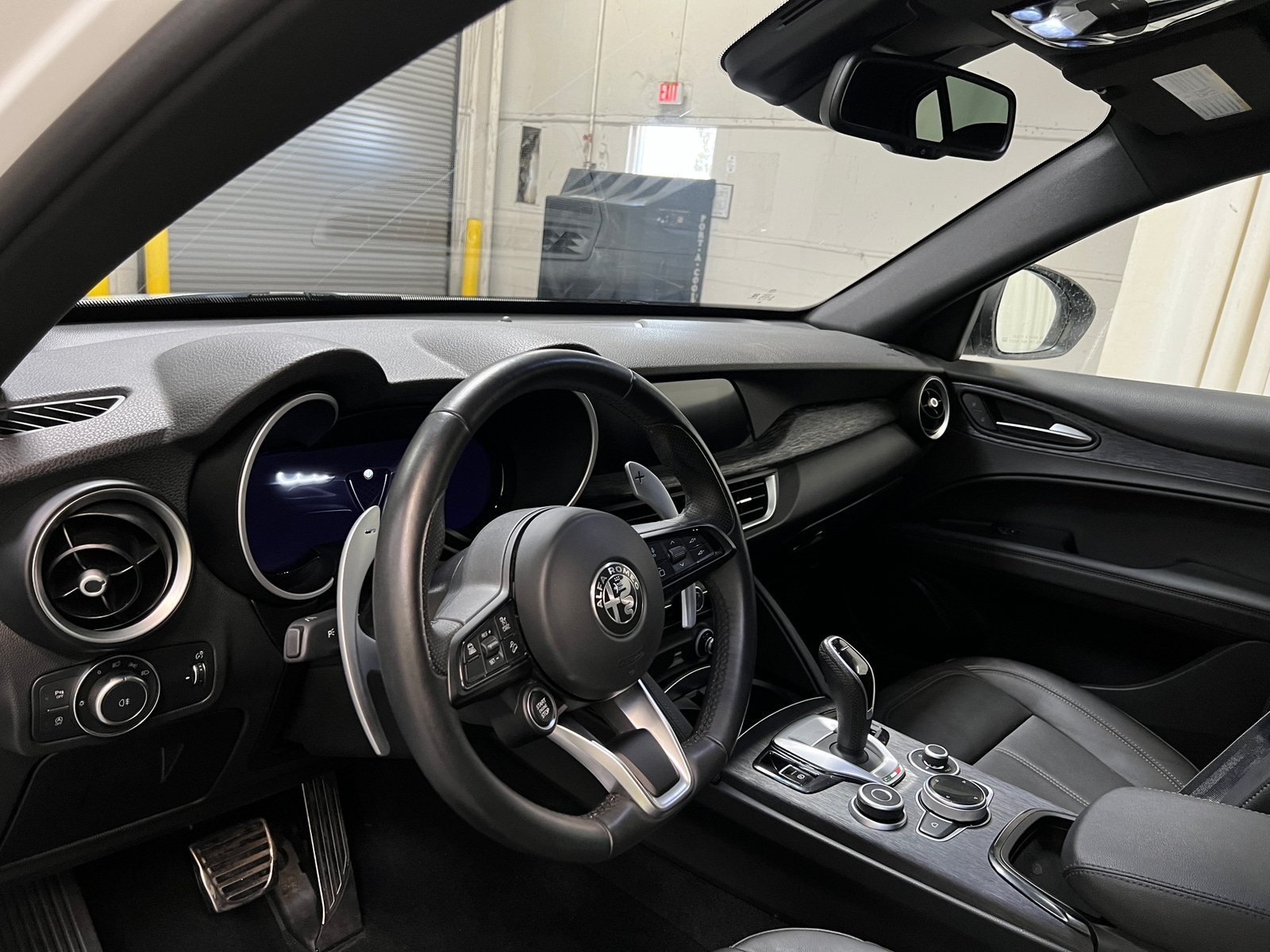 Thumbnail: 2024 Alfa Romeo Stelvio - 3